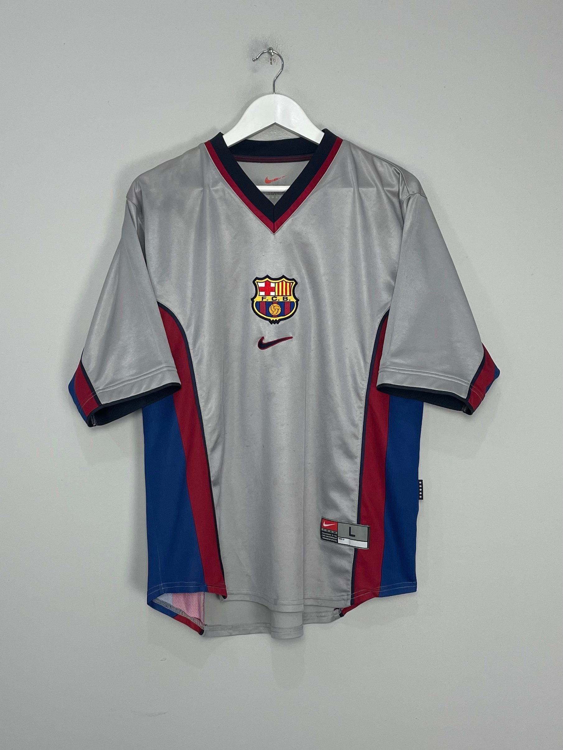 Shop 1998/01 BARCELONA KLUIVERT #9 AWAY SHIRT (L) NIKE, classic football shirts, vintage football shirts & retro soccer jerseys at Cult Kits