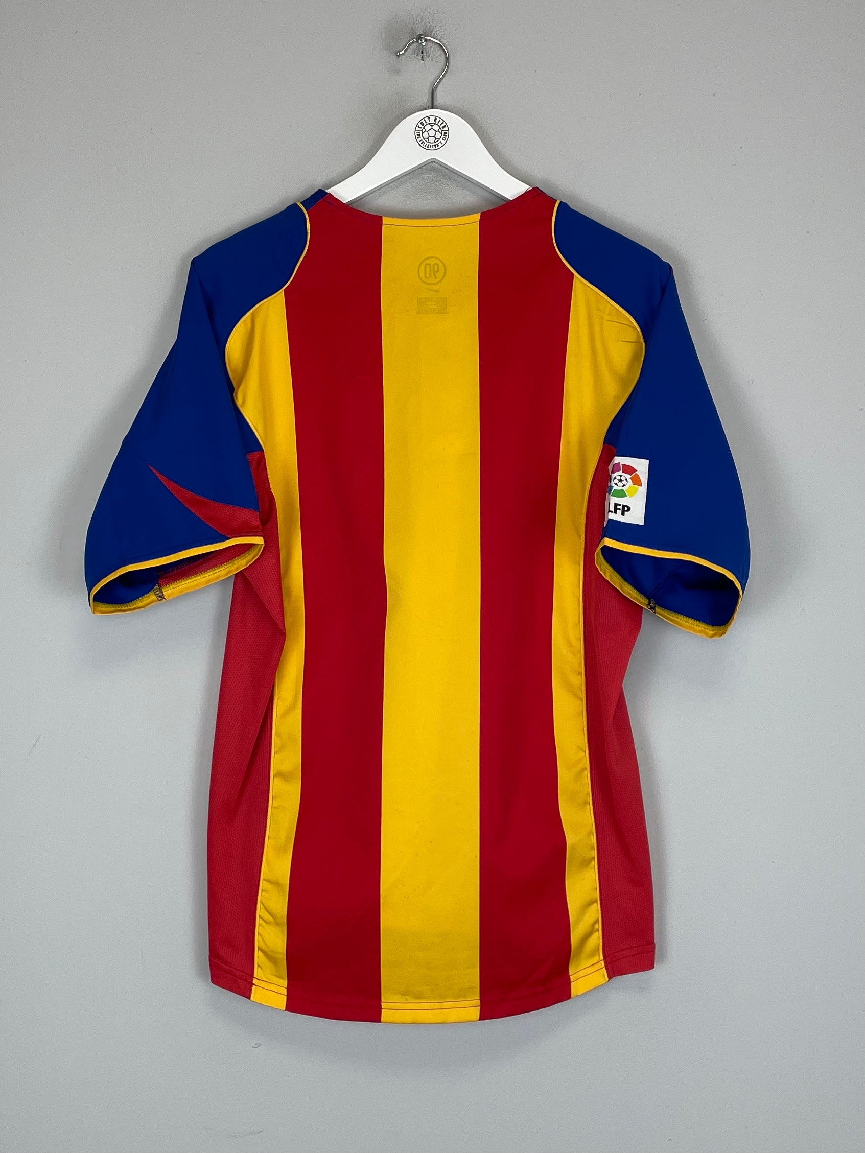 Shop 2004/05 VALENCIA AWAY SHIRT (M) NIKE, classic football shirts, vintage football shirts & retro soccer jerseys at Cult Kits