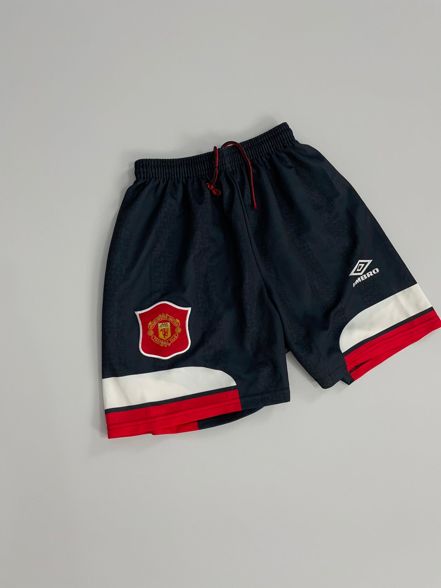 1994/96 MANCHESTER UNITED AWAY SHORTS (L.KIDS) UMBRO