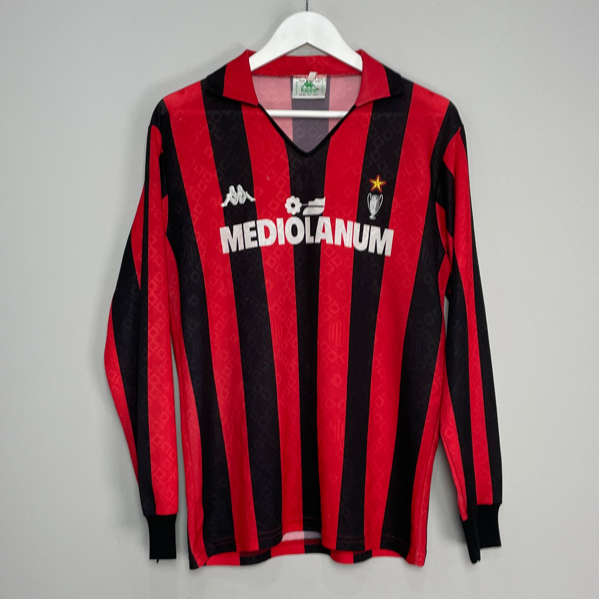 Shop 1989/90 AC MILAN L/S HOME SHIRT (M) KAPPA, classic football shirts, vintage football shirts & retro soccer jerseys at Cult Kits