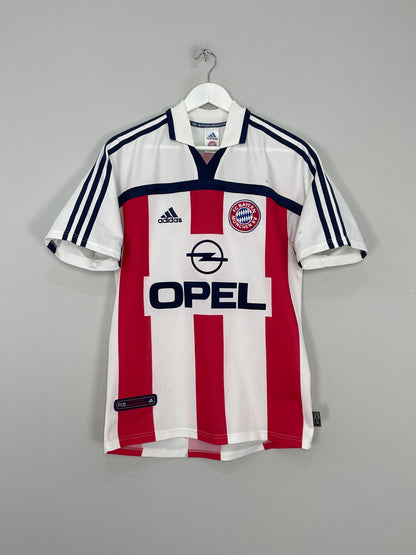 Image of the Bayern Munich shirt from the 2000/02 season