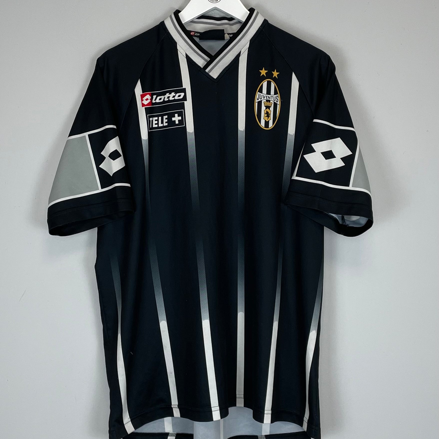 Shop 2000/01 JUVENTUS TRAINING SHIRT (XL) LOTTO, classic football shirts, vintage football shirts & retro soccer jerseys at Cult Kits