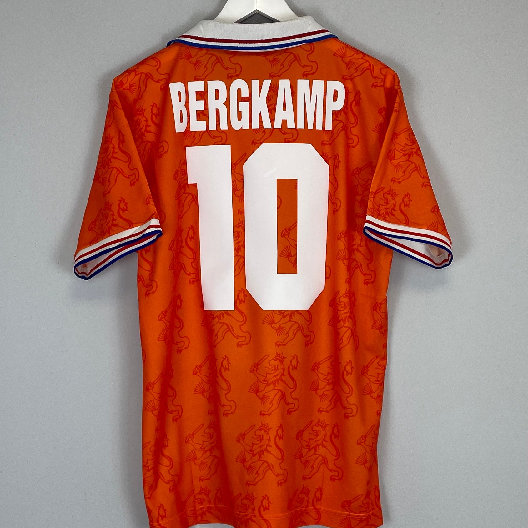 Shop 1994/95 NETHERLANDS BERGKAMP #10 HOME SHIRT (M) LOTTO, classic football shirts, vintage football shirts & retro soccer jerseys at Cult Kits