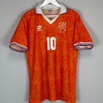 Shop 1994/95 NETHERLANDS BERGKAMP #10 HOME SHIRT (M) LOTTO, classic football shirts, vintage football shirts & retro soccer jerseys at Cult Kits