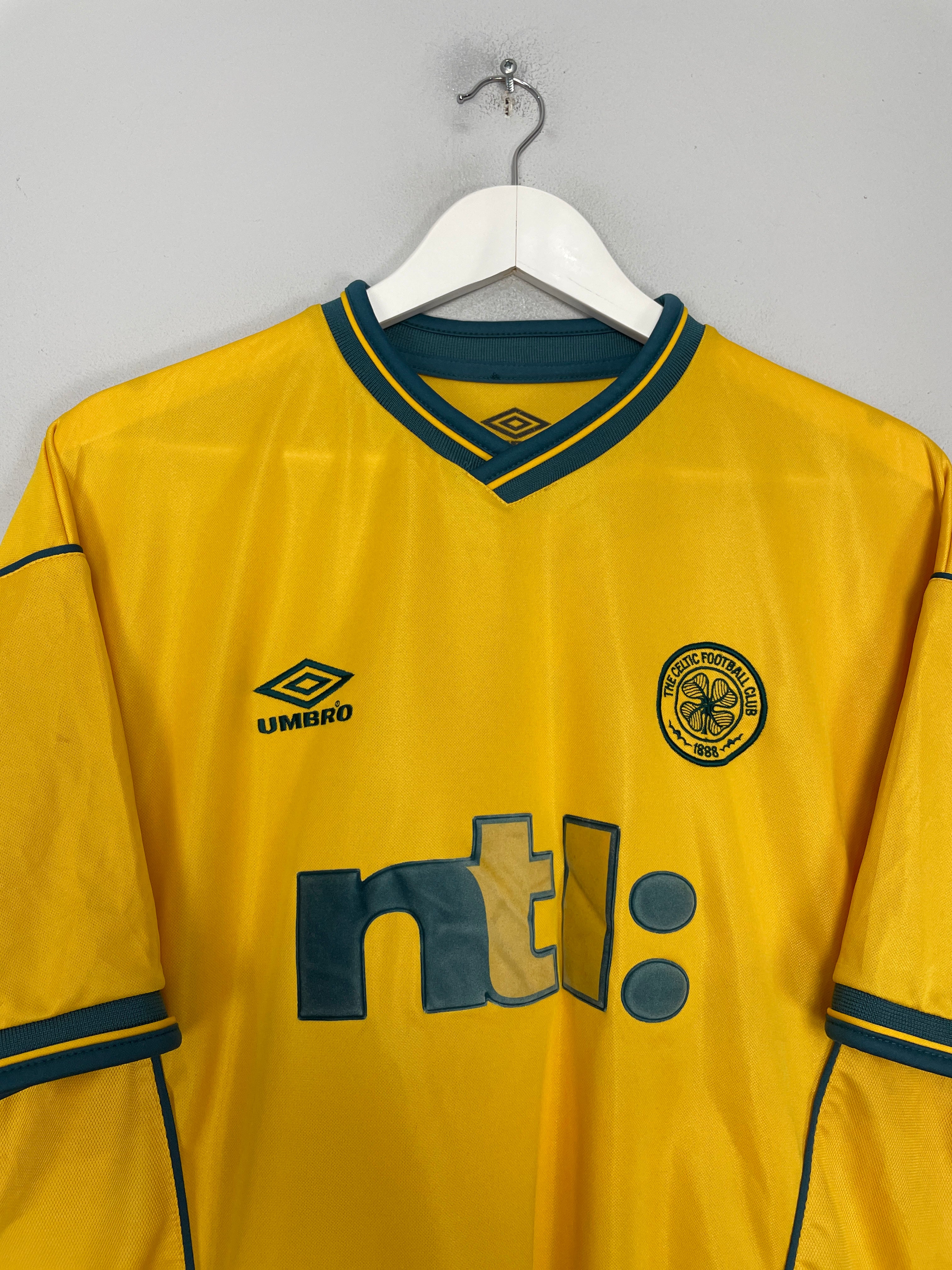 Shop 2000/01 CELTIC LARSSON #7 AWAY SHIRT (L) UMBRO, classic football shirts, vintage football shirts & retro soccer jerseys at Cult Kits