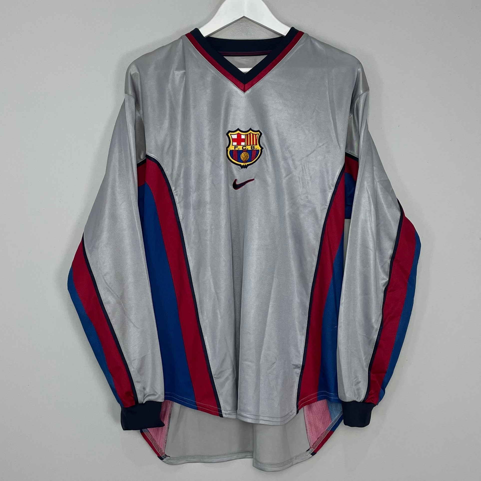 Shop 1998/01 BARCELONA #3 *PLAYER ISSUE* L/S AWAY SHIRT (XL) NIKE, classic football shirts, vintage football shirts & retro soccer jerseys at Cult Kits