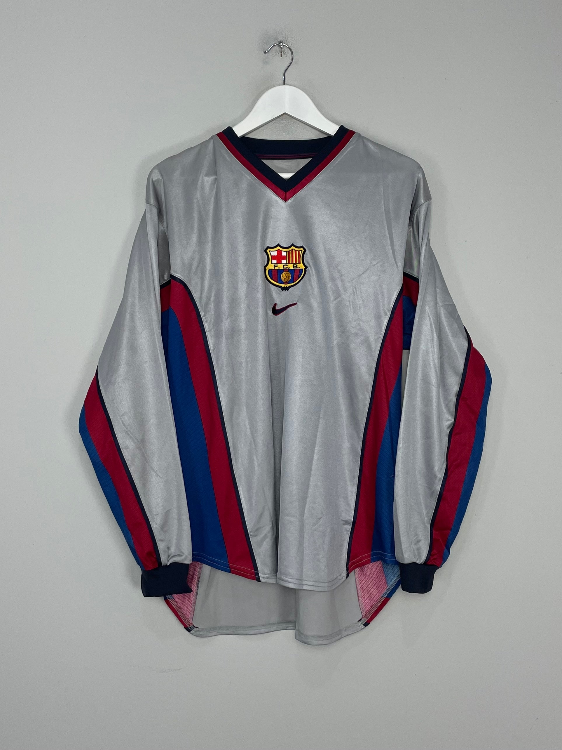 Shop 1998/01 BARCELONA #3 *PLAYER ISSUE* L/S AWAY SHIRT (XL) NIKE, classic football shirts, vintage football shirts & retro soccer jerseys at Cult Kits
