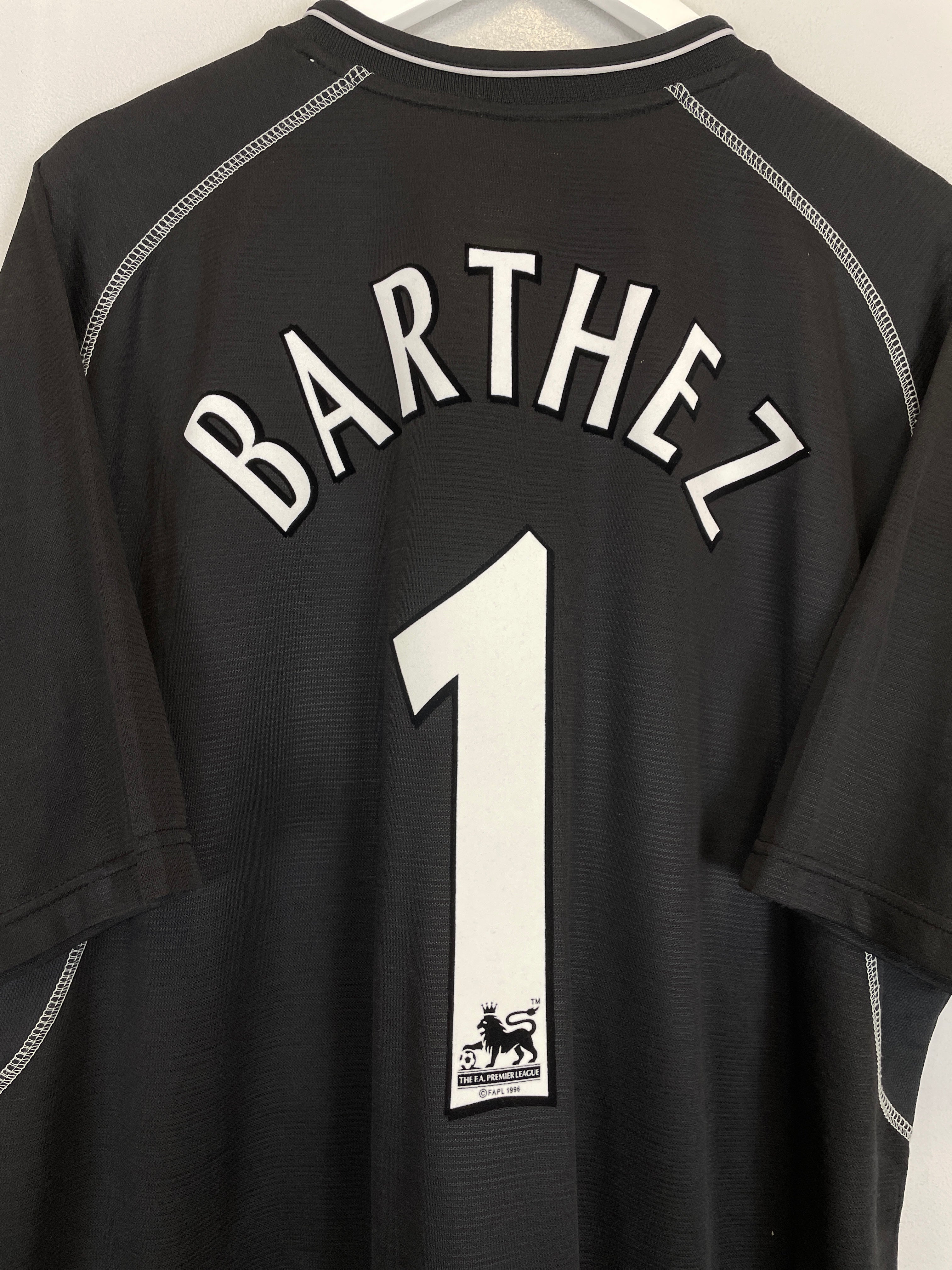 Shop 2000/01 MANCHESTER UNITED BARTHEZ #1 GK SHIRT (XXL) UMBRO, classic football shirts, vintage football shirts & retro soccer jerseys at Cult Kits