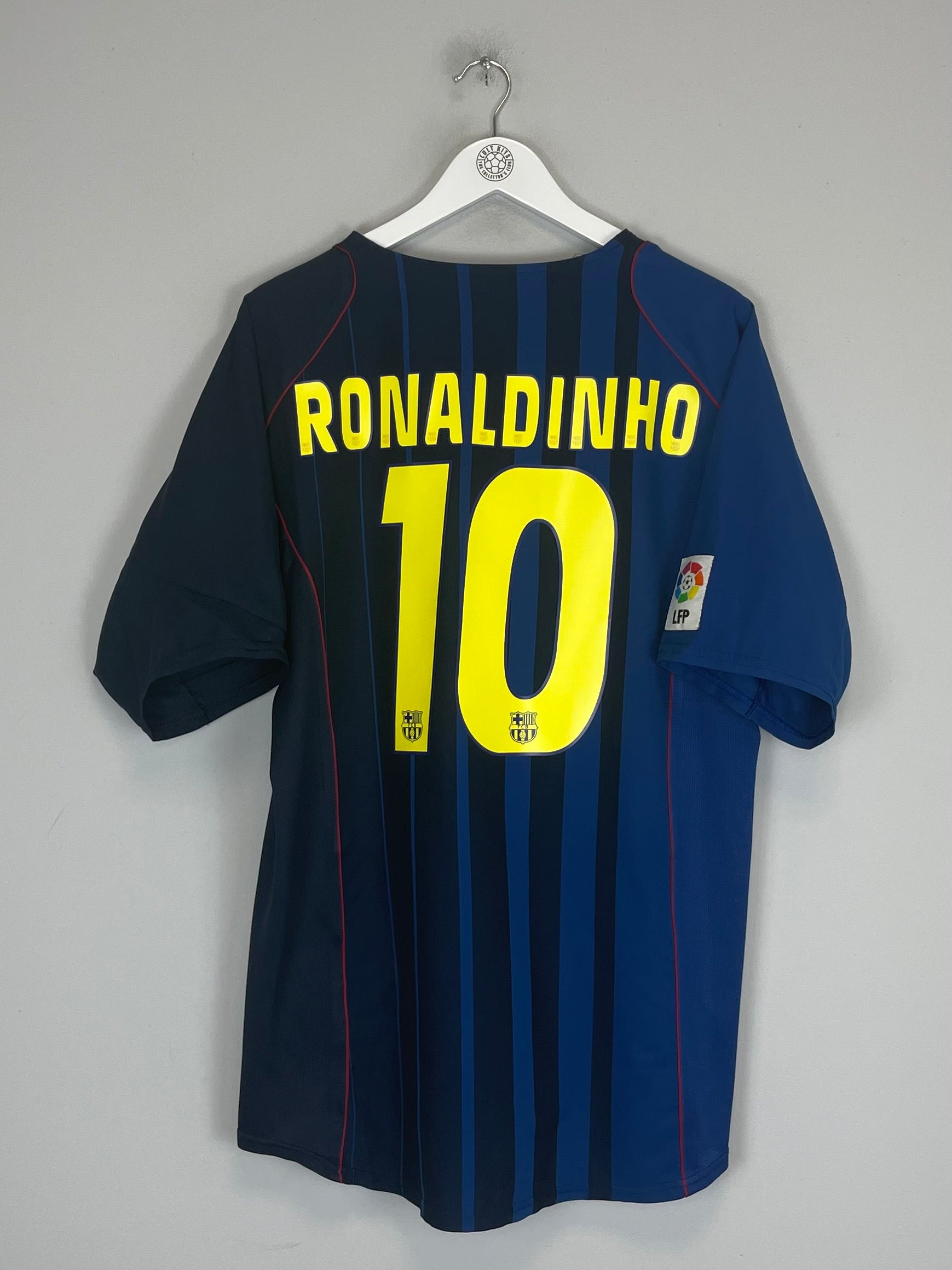 Shop 2004/05 BARCELONA RONALDINHO #10 AWAY SHIRT (XL) NIKE, classic football shirts, vintage football shirts & retro soccer jerseys at Cult Kits