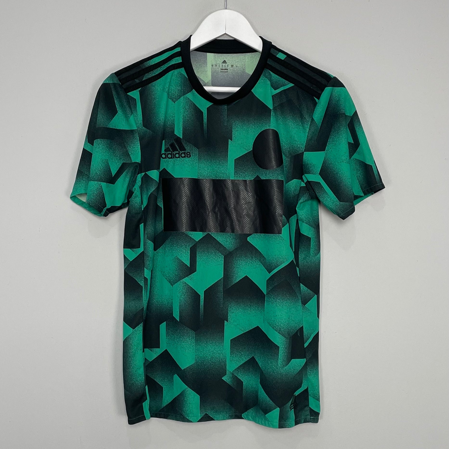 Shop 2016/17 ADIDAS TANGO TRAINING SHIRT (S) ADIDAS, classic football shirts, vintage football shirts & retro soccer jerseys at Cult Kits