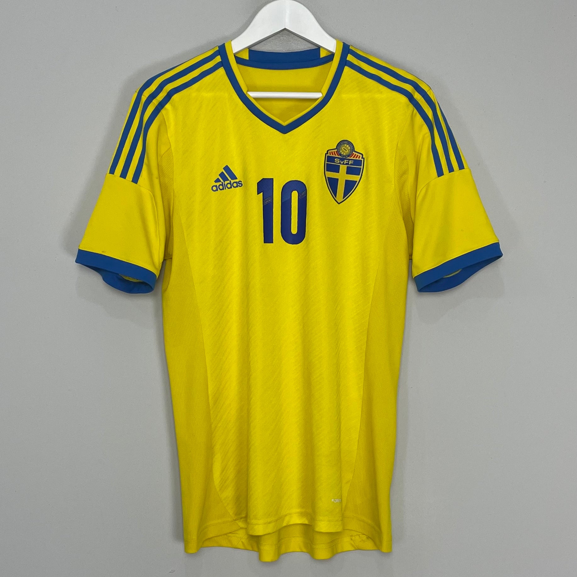 Shop 2016/17 SWEDEN #10 *PLAYER ISSUE* HOME SHIRT (M) ADIDAS, classic football shirts, vintage football shirts & retro soccer jerseys at Cult Kits