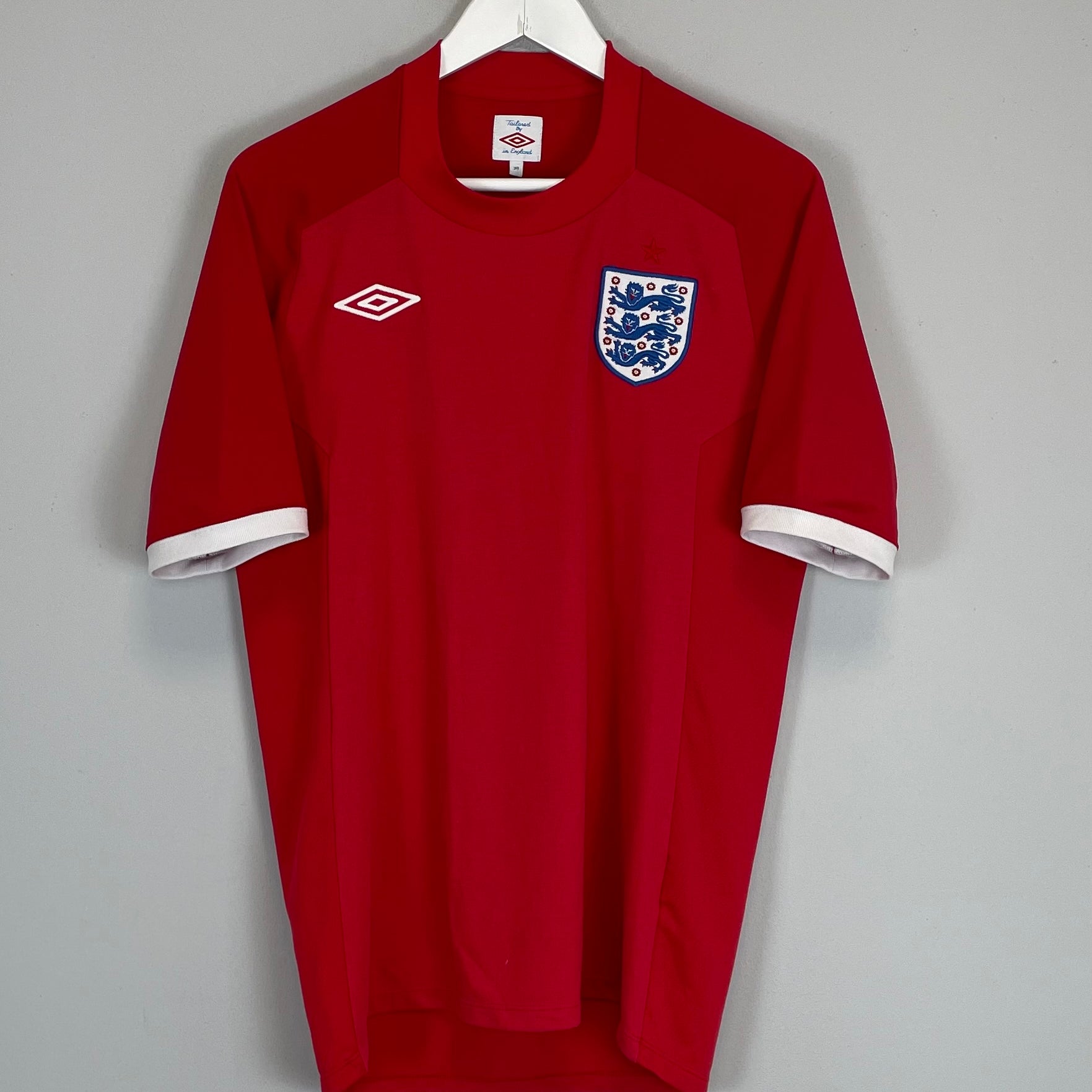 Shop 2010/12 ENGLAND AWAY SHIRT (M) UMBRO, classic football shirts, vintage football shirts & retro soccer jerseys at Cult Kits