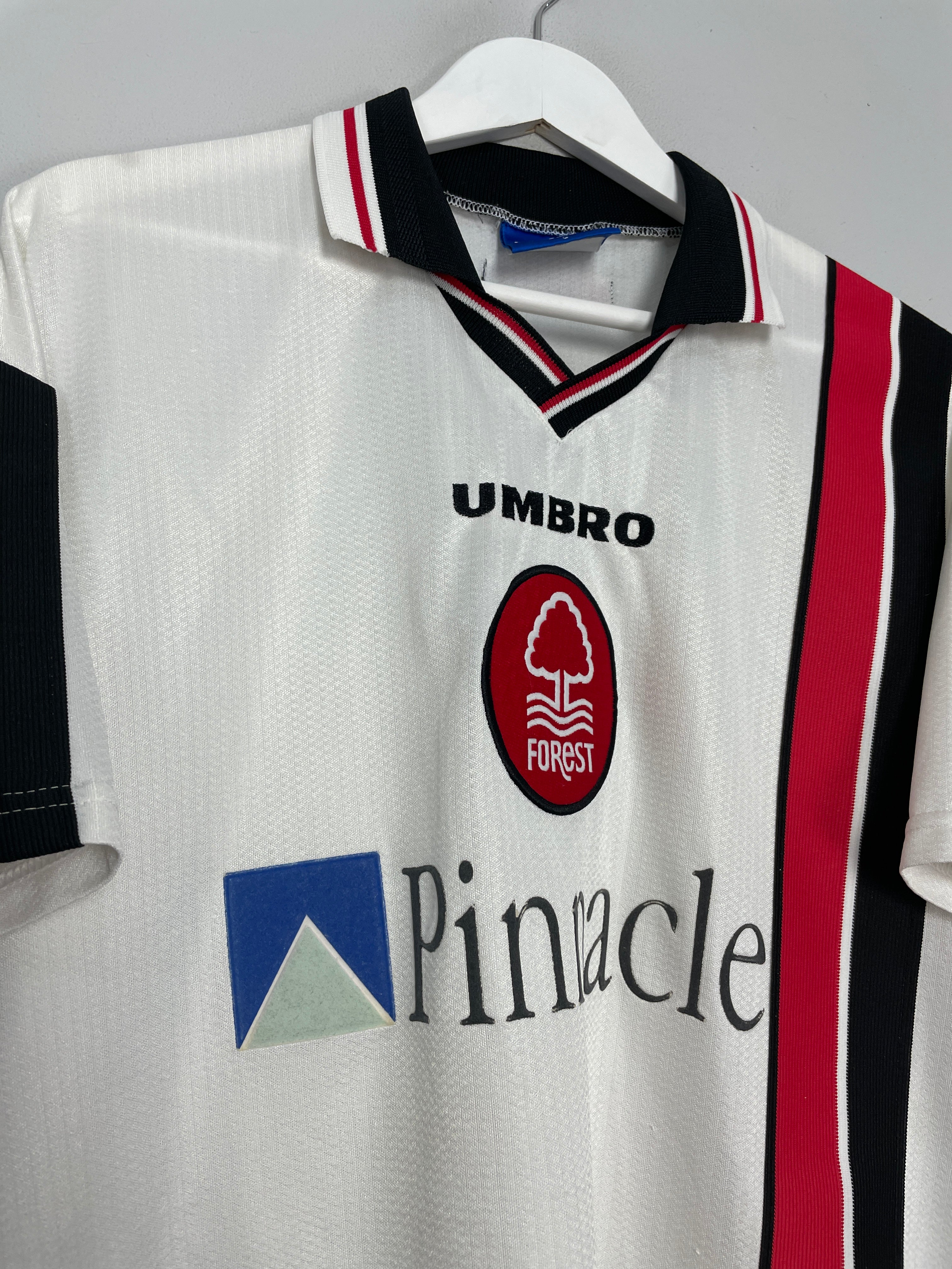 Shop 1997/00 NOTTINGHAM FOREST AWAY SHIRT (L) UMBRO, classic football shirts, vintage football shirts & retro soccer jerseys at Cult Kits