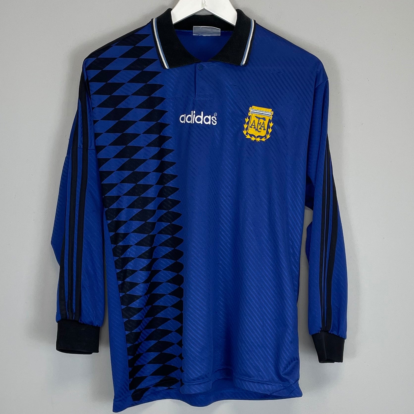 Shop 1994/95 ARGENTINA L/S AWAY SHIRT (S) ADIDAS, classic football shirts, vintage football shirts & retro soccer jerseys at Cult Kits