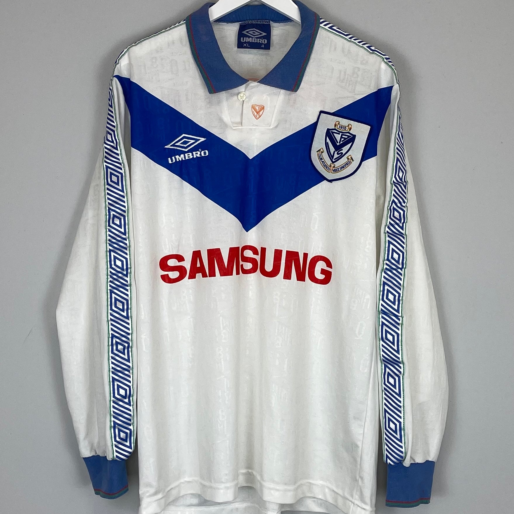 Shop 1994 VELEZ SARSFIELD L/S HOME SHIRT (XL) UMBRO, classic football shirts, vintage football shirts & retro soccer jerseys at Cult Kits
