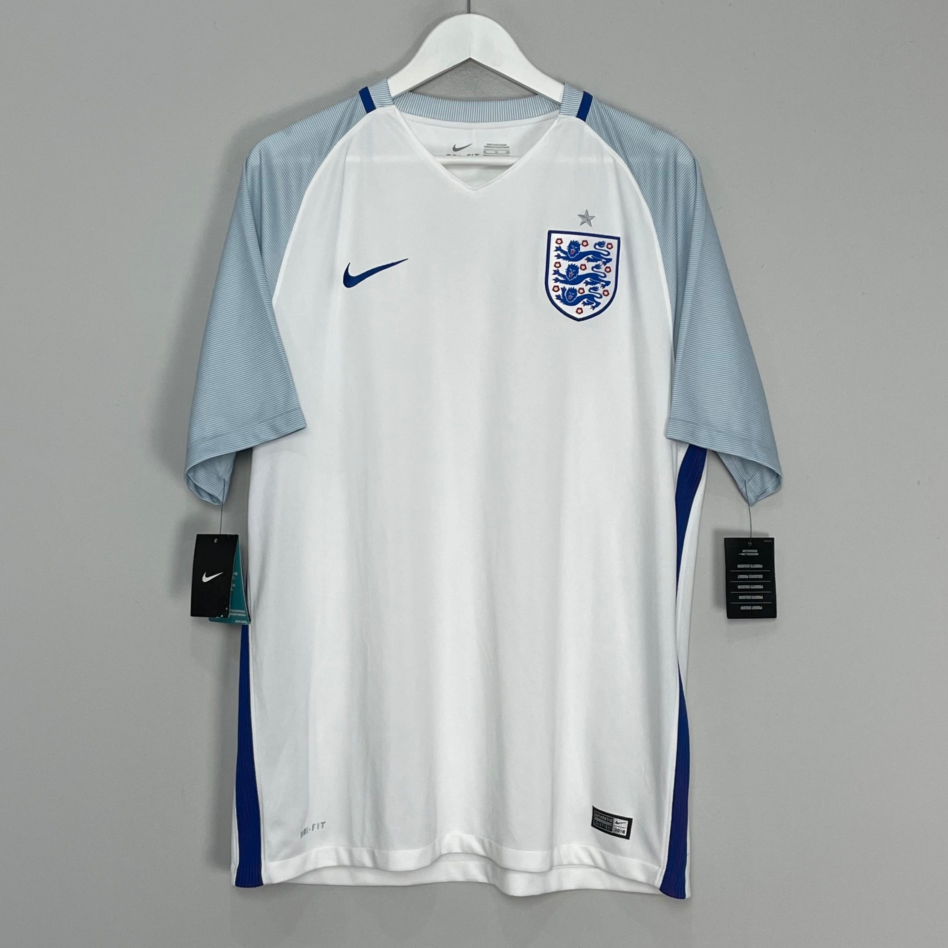 Shop 2016/17 ENGLAND *BNWT* HOME SHIRT (XL) NIKE, classic football shirts, vintage football shirts & retro soccer jerseys at Cult Kits