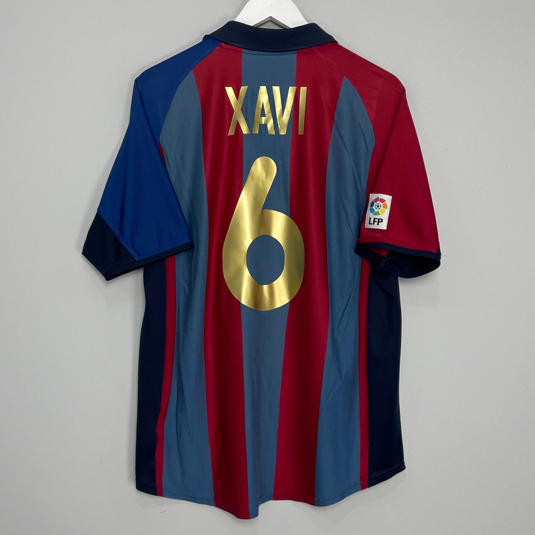 Shop 2001/02 BARCELONA XAVI #6 HOME SHIRT (L) NIKE, classic football shirts, vintage football shirts & retro soccer jerseys at Cult Kits