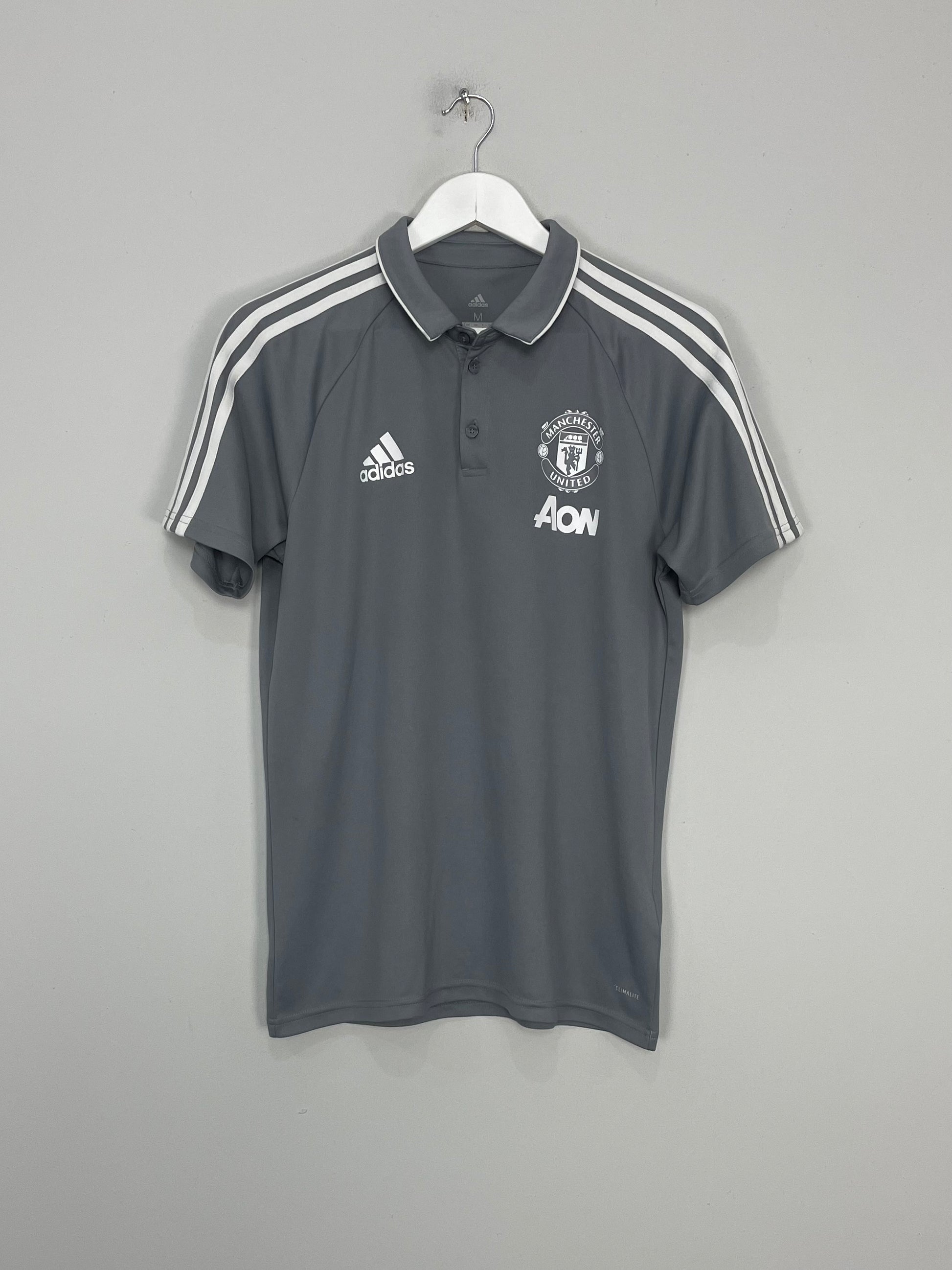 Image of the Manchester United polo shirt from the 2017/18 season