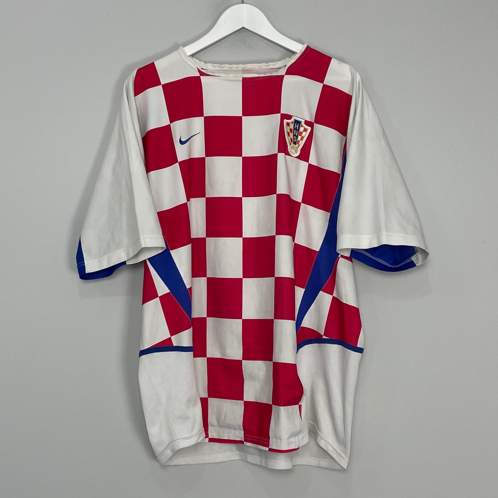 Shop 2002/04 CROATIA HOME SHIRT (XL) NIKE, classic football shirts, vintage football shirts & retro soccer jerseys at Cult Kits