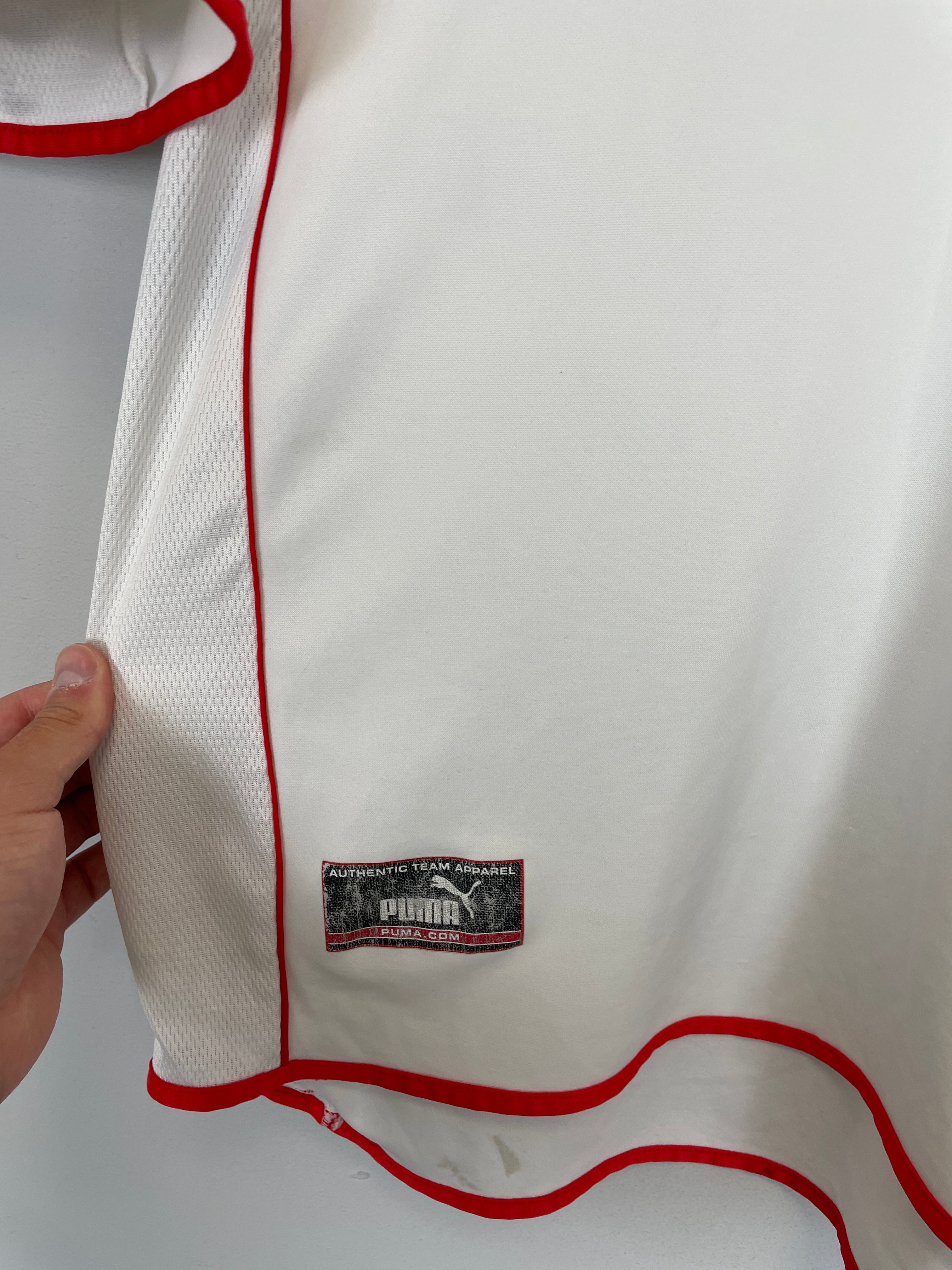 Shop 2001/02 POLAND HOME SHIRT (L) PUMA, classic football shirts, vintage football shirts & retro soccer jerseys at Cult Kits