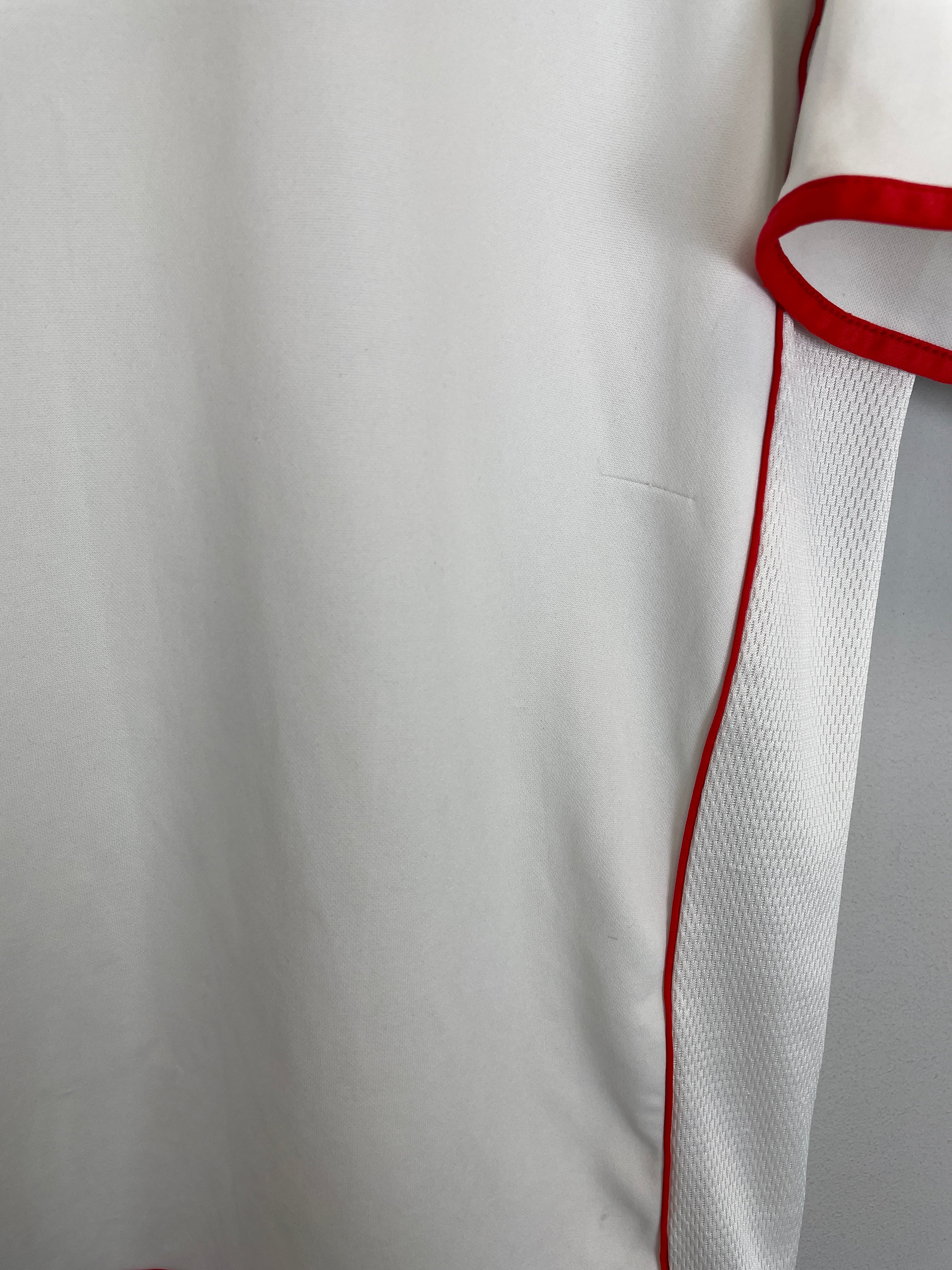 Shop 2001/02 POLAND HOME SHIRT (L) PUMA, classic football shirts, vintage football shirts & retro soccer jerseys at Cult Kits