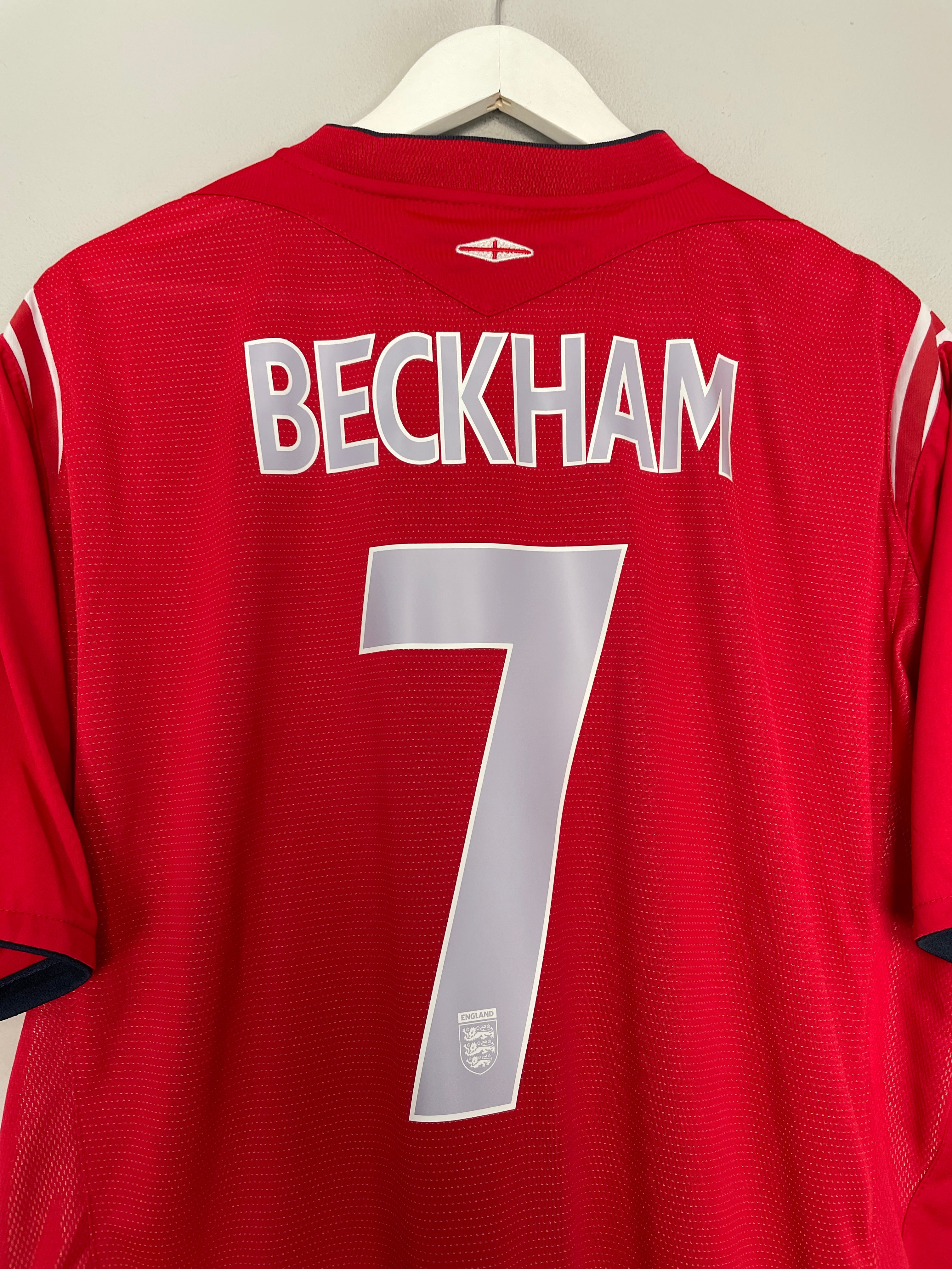 Shop 2004/06 ENGLAND BECKHAM #7 AWAY SHIRT (XXL) UMBRO, classic football shirts, vintage football shirts & retro soccer jerseys at Cult Kits