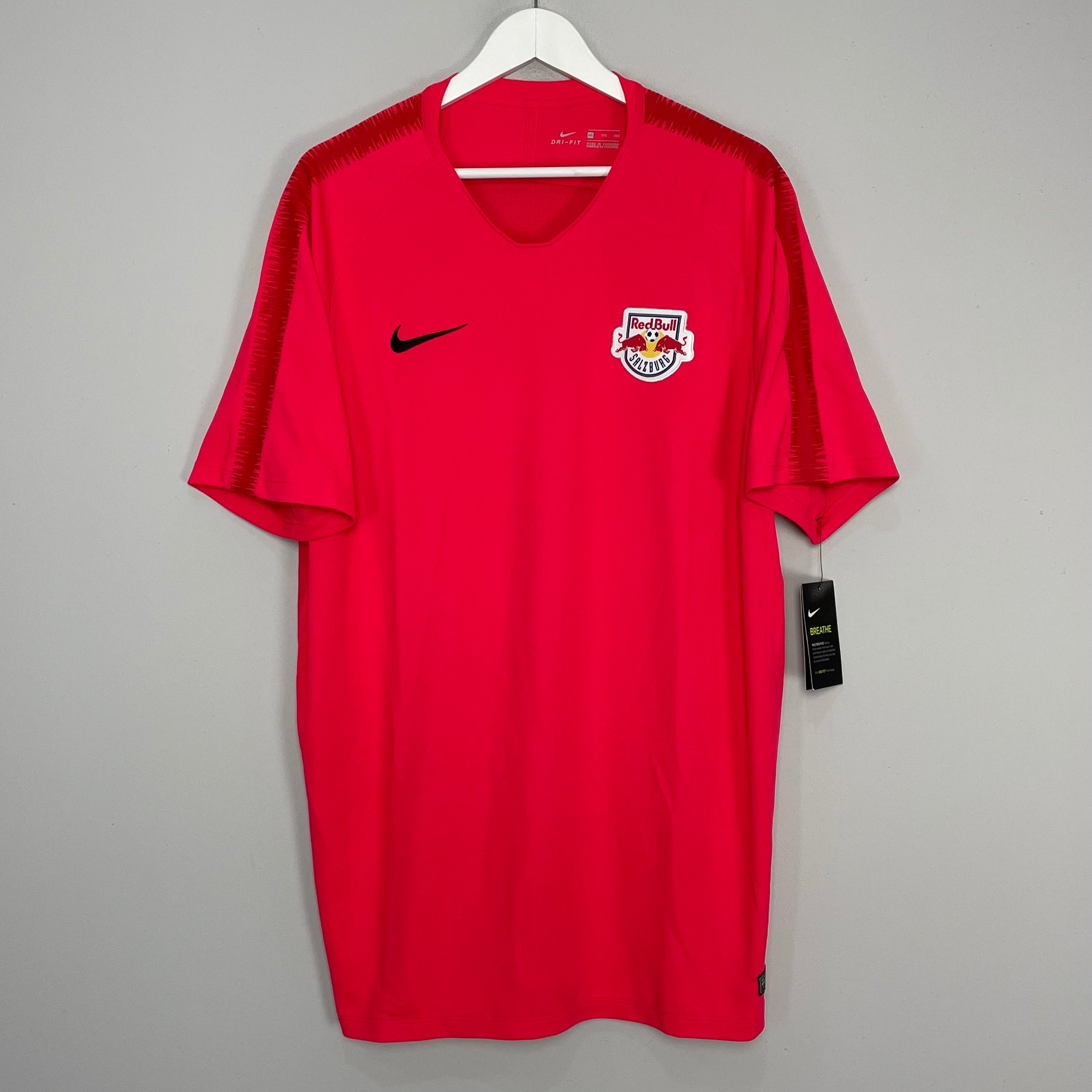 Shop 2018/19 RED BULL SALZBURG *BNWT* TRAINING SHIRT (XXL) NIKE, classic football shirts, vintage football shirts & retro soccer jerseys at Cult Kits