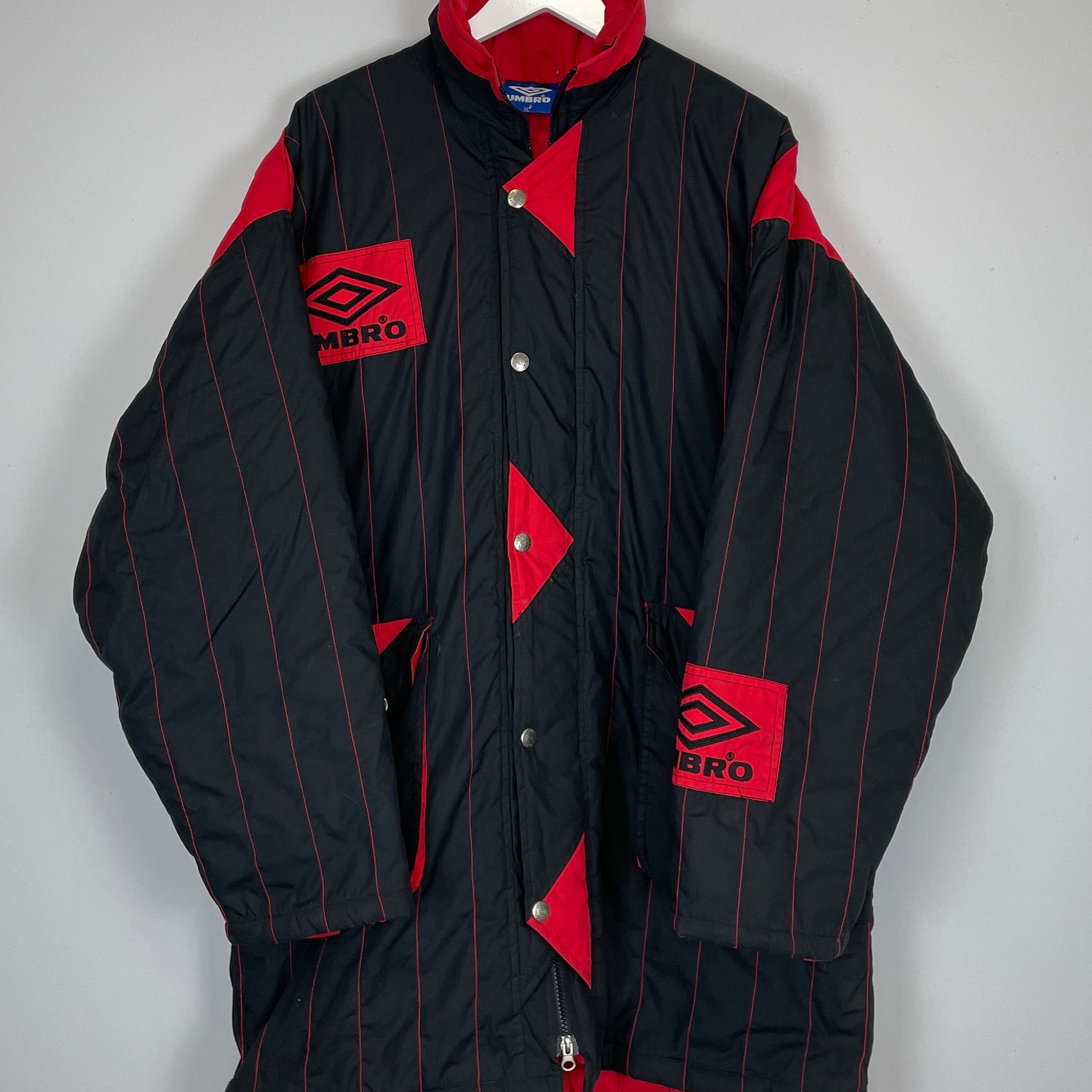 Shop 1993/94 UMBRO BENCH COAT (XL) UMBRO, classic football shirts, vintage football shirts & retro soccer jerseys at Cult Kits
