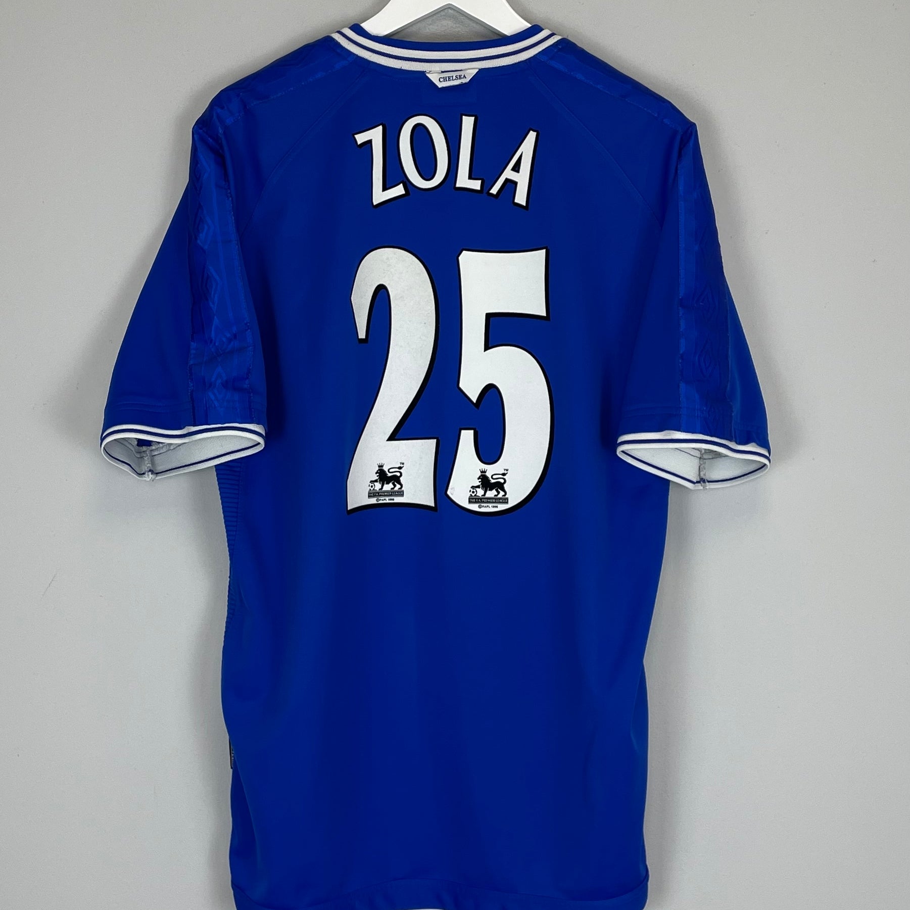 Shop 1999/01 CHELSEA ZOLA #25 HOME SHIRT (XL) UMBRO, classic football shirts, vintage football shirts & retro soccer jerseys at Cult Kits