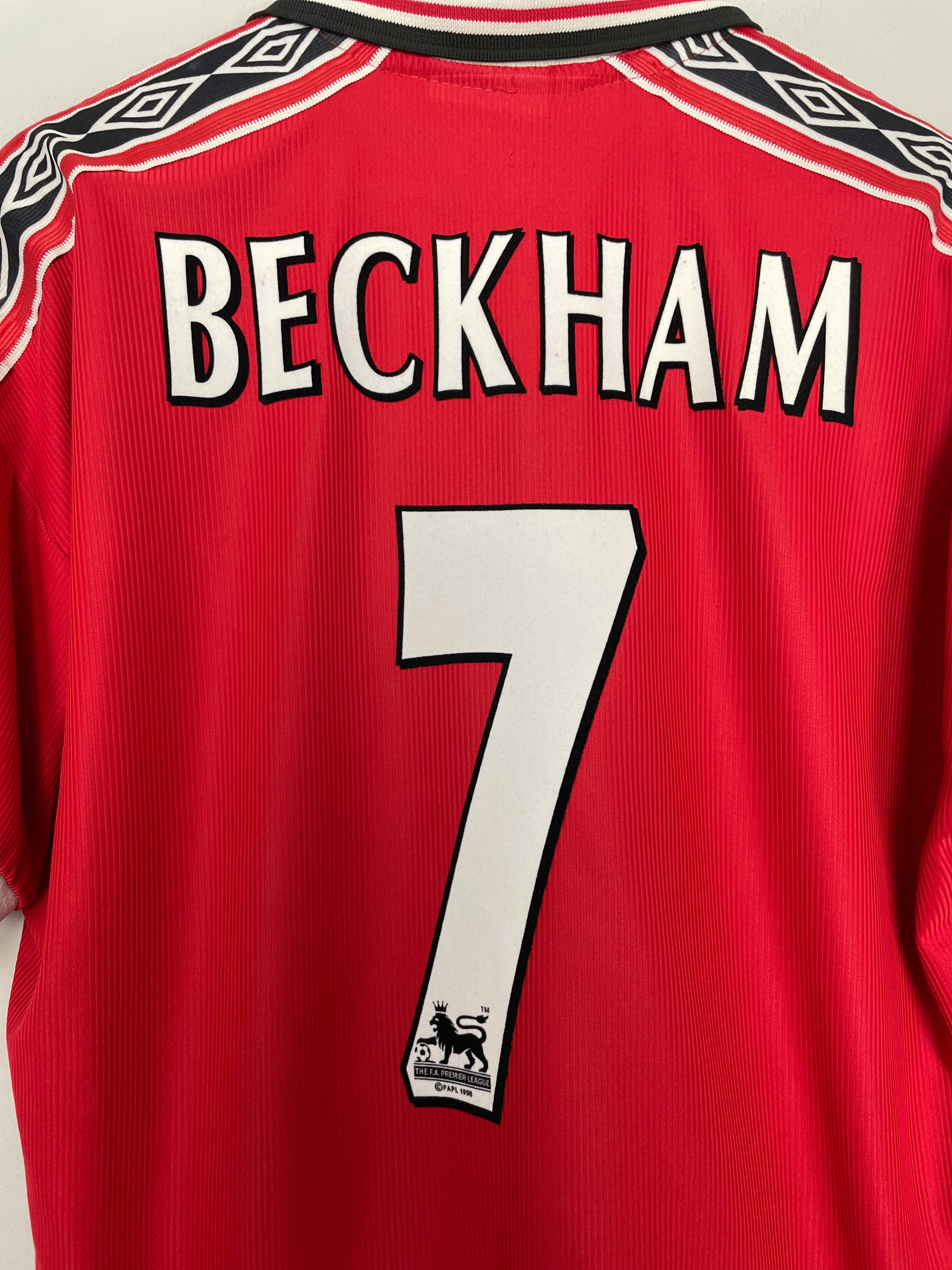Shop 1998/00 MANCHESTER UNITED BECKHAM #7 HOME SHIRT (L) UMBRO, classic football shirts, vintage football shirts & retro soccer jerseys at Cult Kits