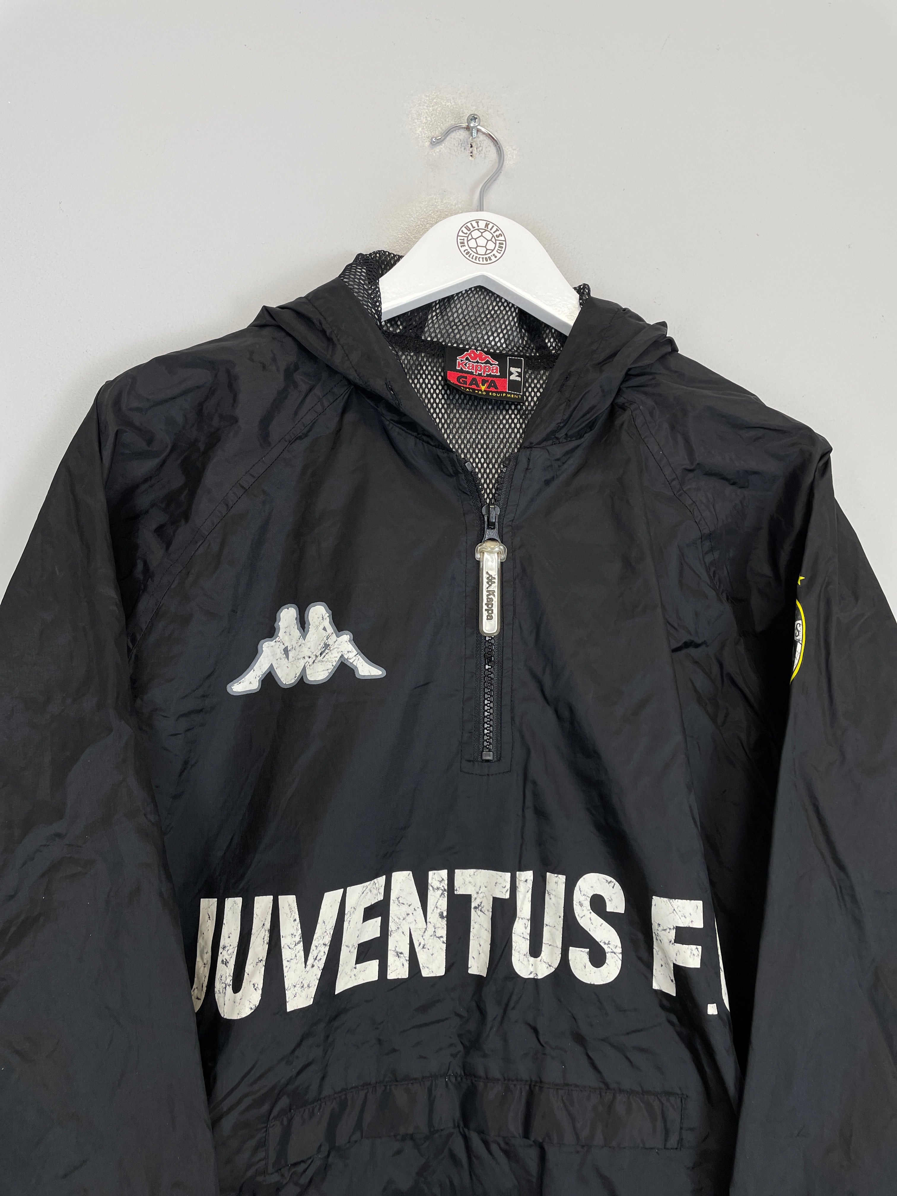 Shop 1995/97 JUVENTUS WINDBREAKER (M) KAPPA, classic football shirts, vintage football shirts & retro soccer jerseys at Cult Kits