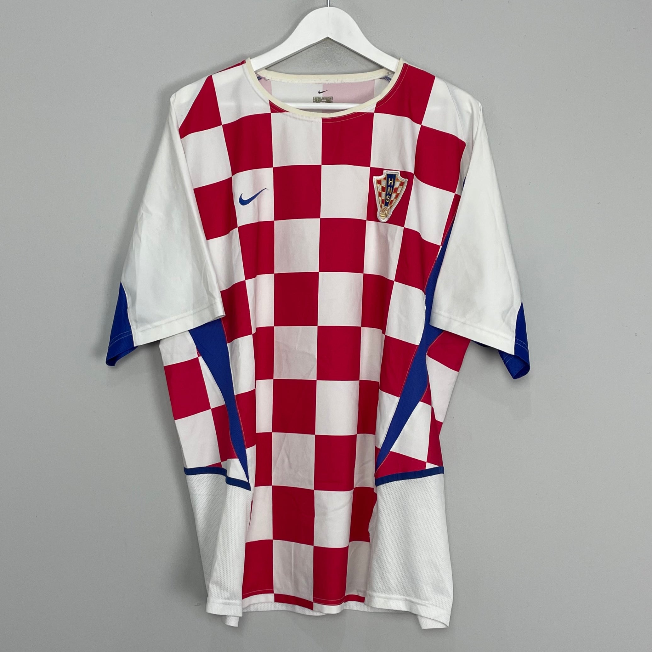 Shop 2002/04 CROATIA HOME SHIRT (XL) NIKE, classic football shirts, vintage football shirts & retro soccer jerseys at Cult Kits