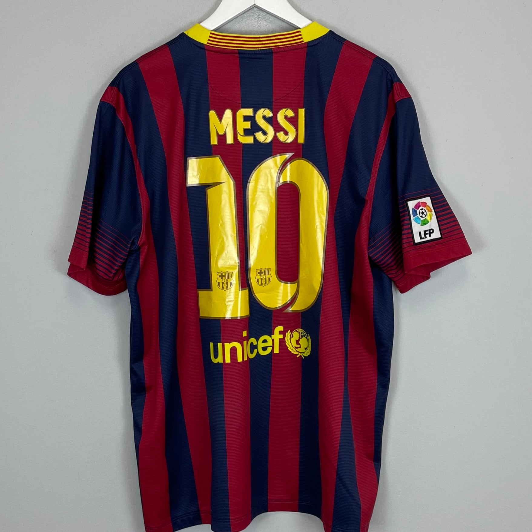 Shop 2013/14 BARCELONA MESSI #10 HOME SHIRT (XL) NIKE, classic football shirts, vintage football shirts & retro soccer jerseys at Cult Kits