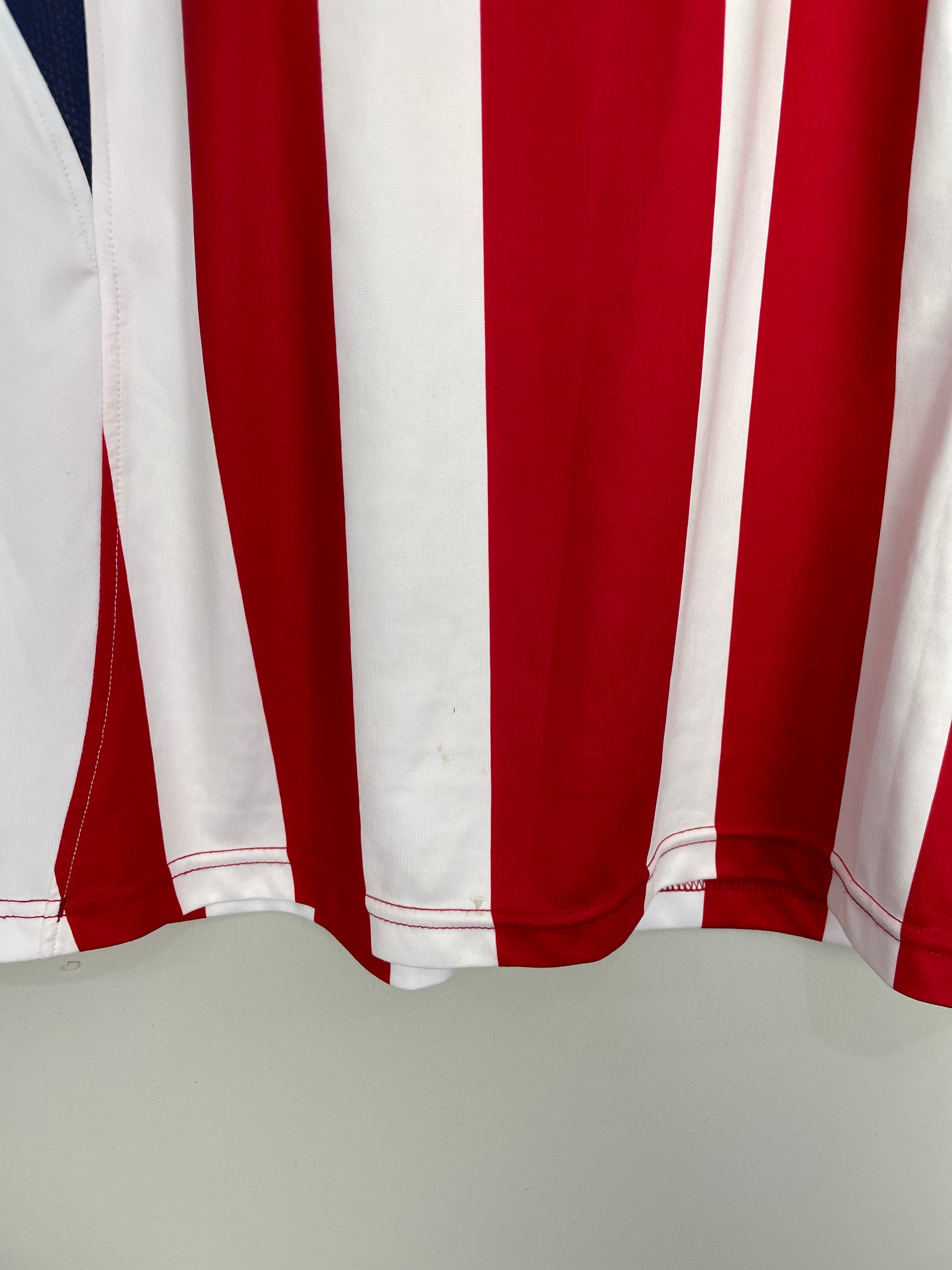 Shop 2005/06 CHIVAS GUADALAJARA HOME SHIRT (L) REEBOK, classic football shirts, vintage football shirts & retro soccer jerseys at Cult Kits