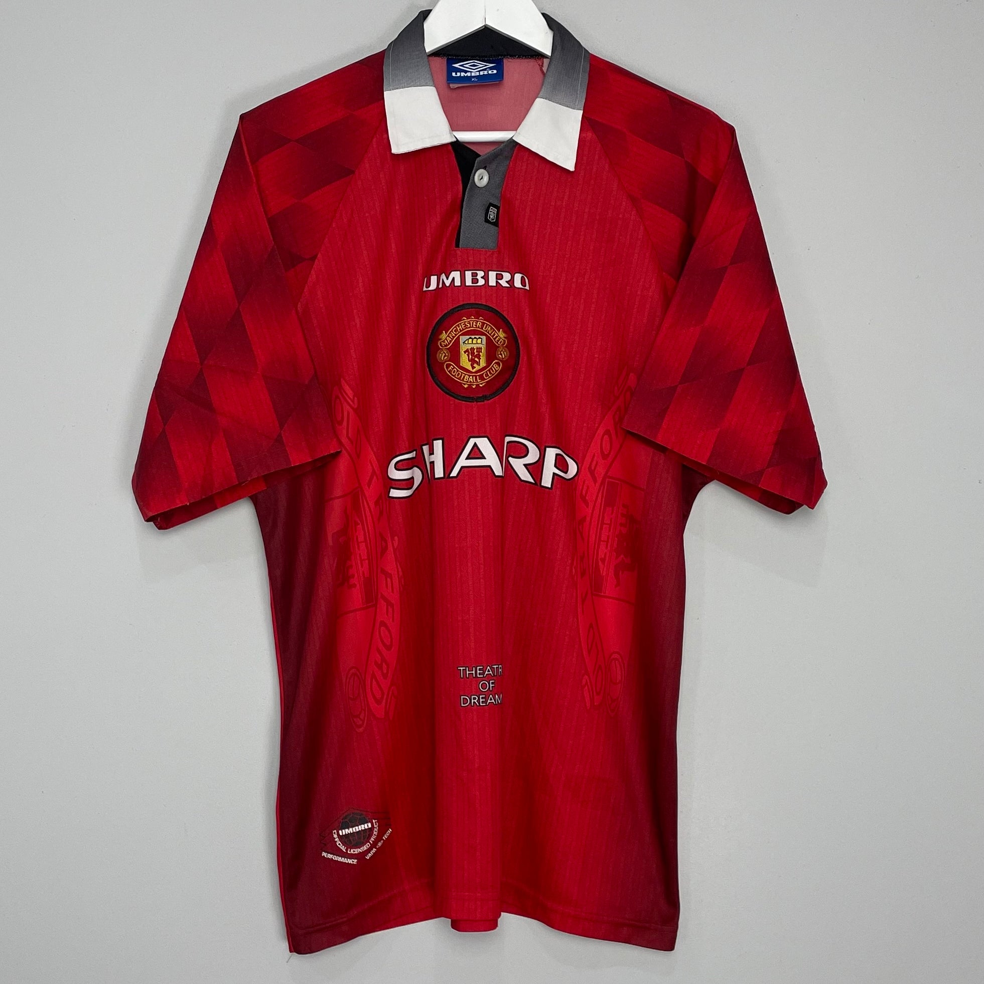 Shop 1996/98 MANCHESTER UNITED HOME SHIRT (XL) UMBRO, classic football shirts, vintage football shirts & retro soccer jerseys at Cult Kits