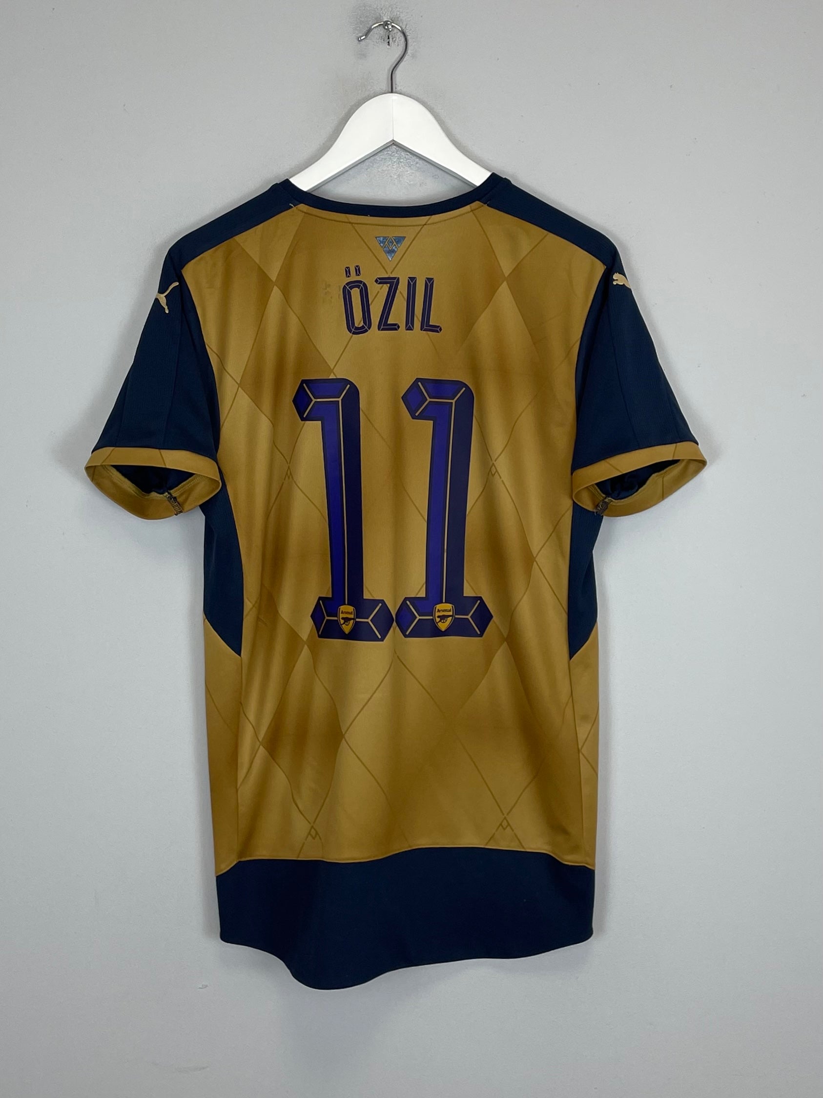 Shop 2015/16 ARSENAL OZIL #11 AWAY SHIRT (M) PUMA, classic football shirts, vintage football shirts & retro soccer jerseys at Cult Kits