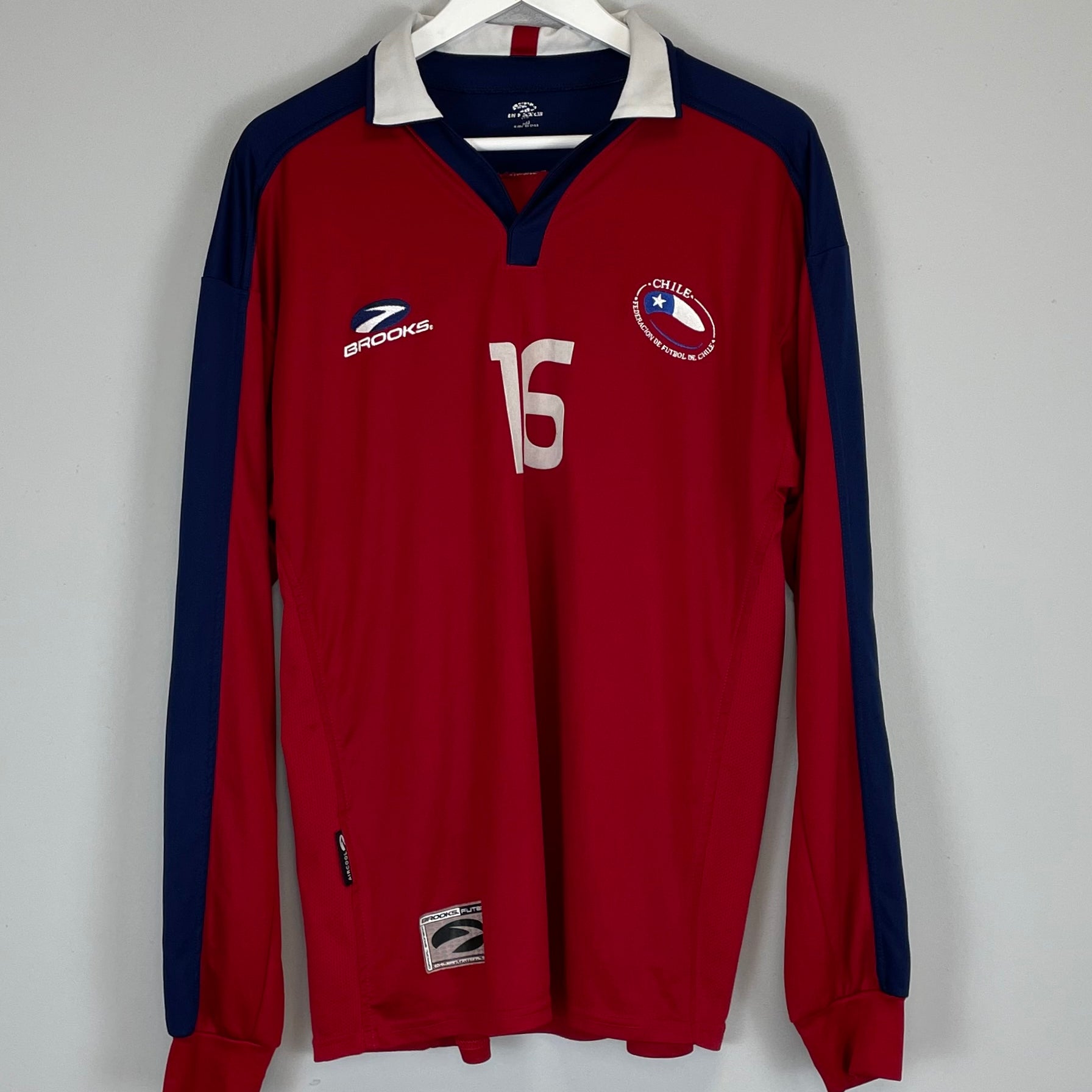 Shop 2004/05 CHILE #16 L/S *PLAYER ISSUE* HOME SHIRT (L) BROOKS, classic football shirts, vintage football shirts & retro soccer jerseys at Cult Kits
