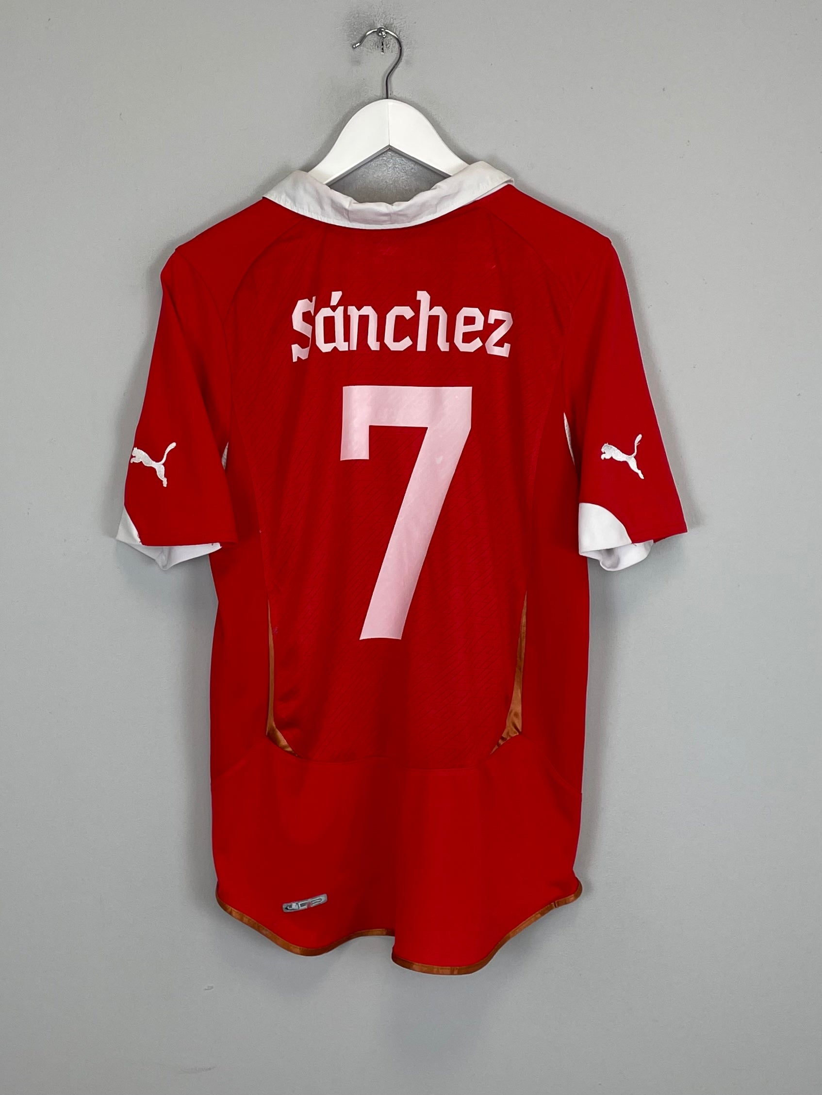 Shop 2011/12 CHILE SANCHEZ #7 HOME SHIRT (M) PUMA, classic football shirts, vintage football shirts & retro soccer jerseys at Cult Kits