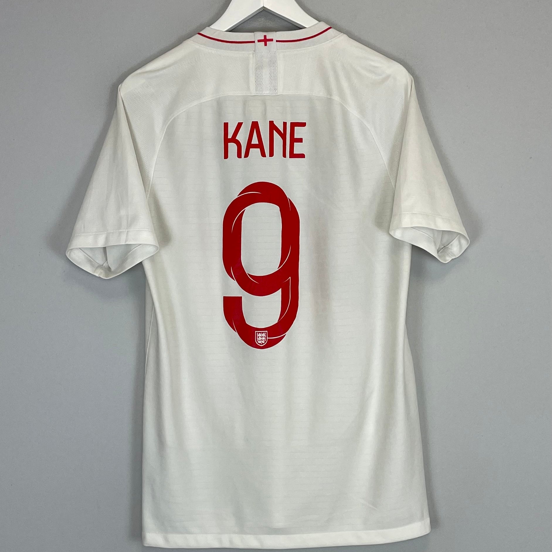 Shop 2018 ENGLAND KANE #9 HOME SHIRT (M) NIKE, classic football shirts, vintage football shirts & retro soccer jerseys at Cult Kits