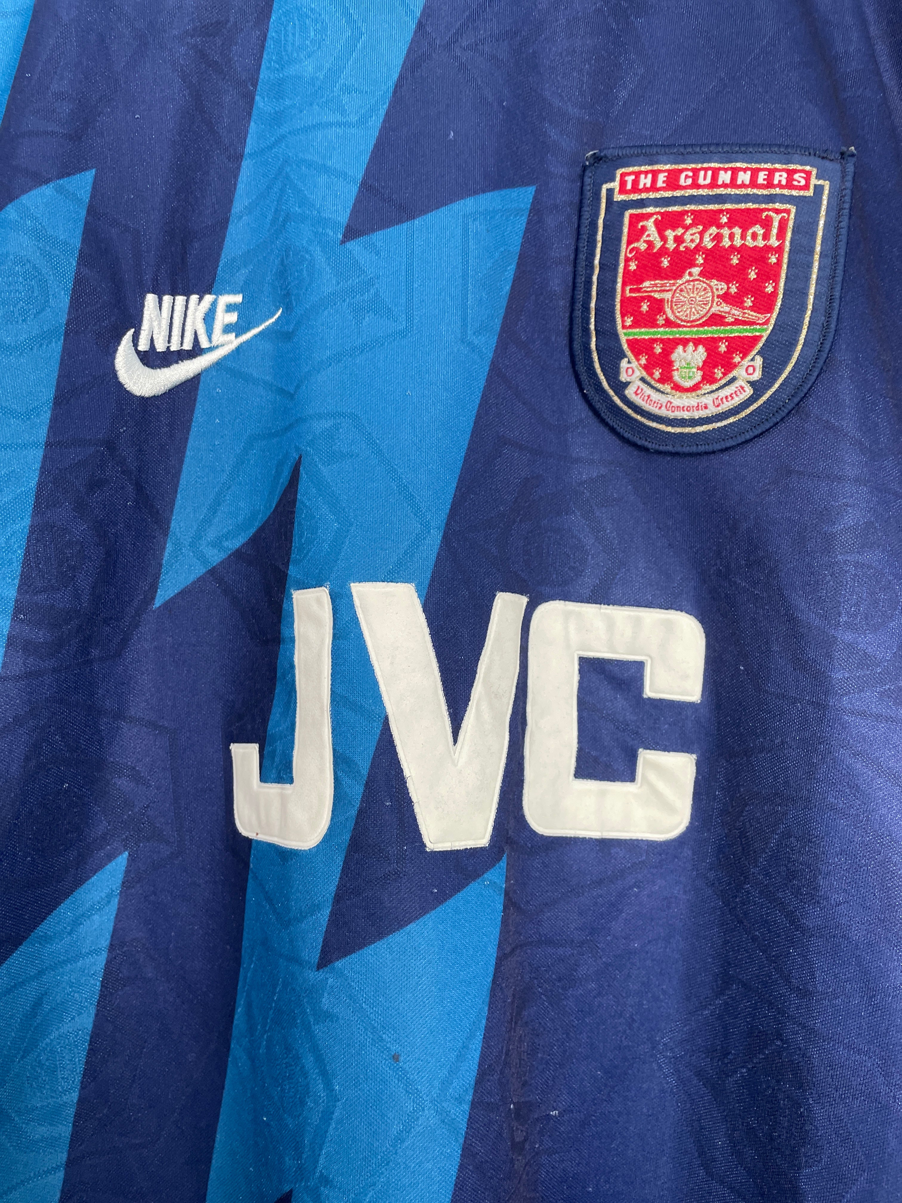 Shop 1995/96 ARSENAL BERGKAMP #10 AWAY SHIRT (XL) NIKE, classic football shirts, vintage football shirts & retro soccer jerseys at Cult Kits