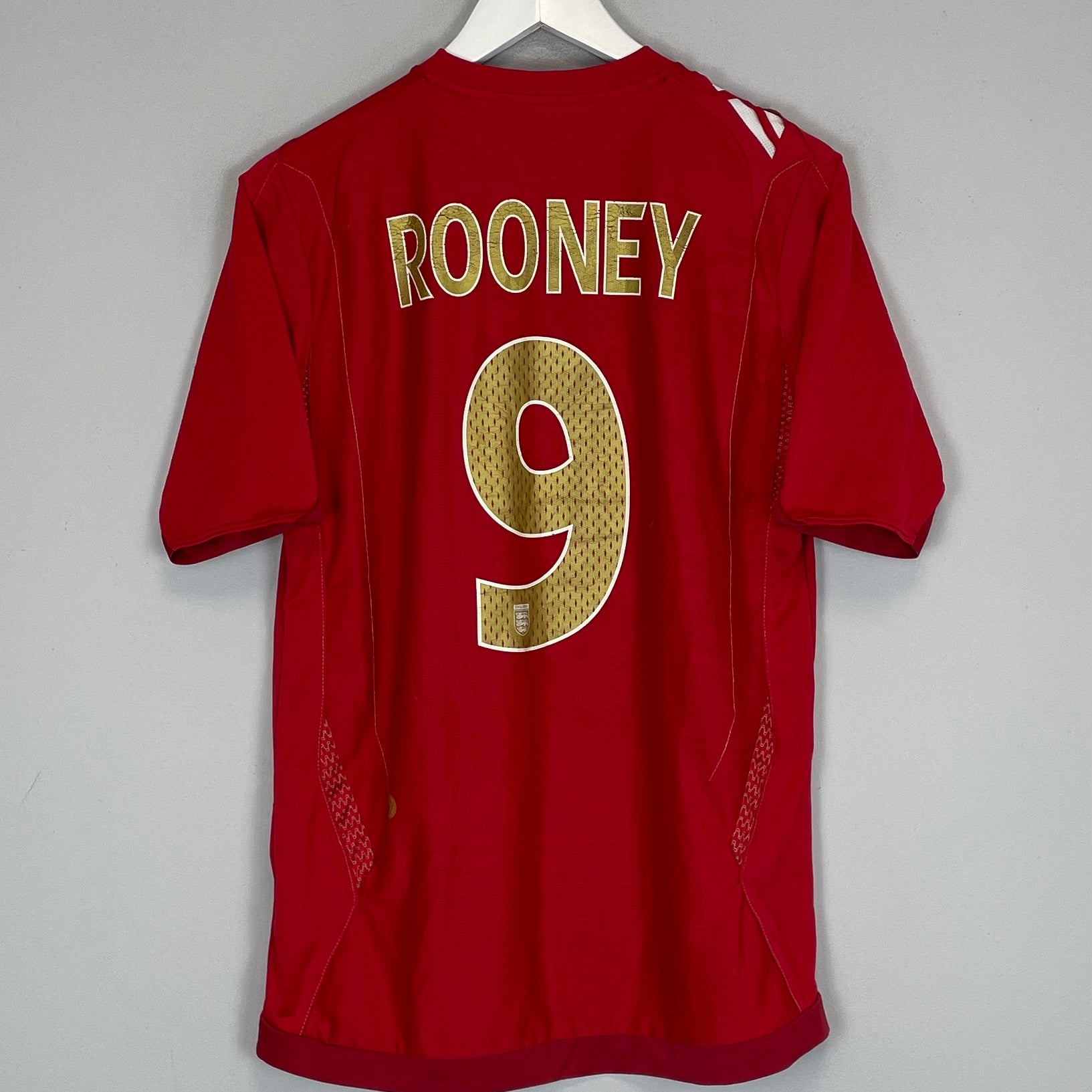 Shop 2006/08 ENGLAND ROONEY #9 AWAY SHIRT (S) UMBRO, classic football shirts, vintage football shirts & retro soccer jerseys at Cult Kits