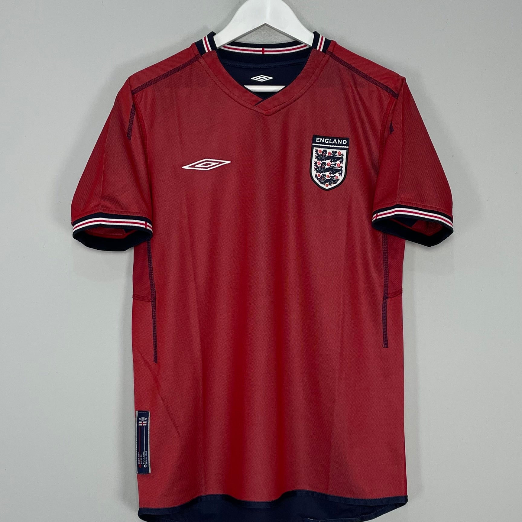 Shop 2002/04 ENGLAND AWAY SHIRT (M) UMBRO, classic football shirts, vintage football shirts & retro soccer jerseys at Cult Kits