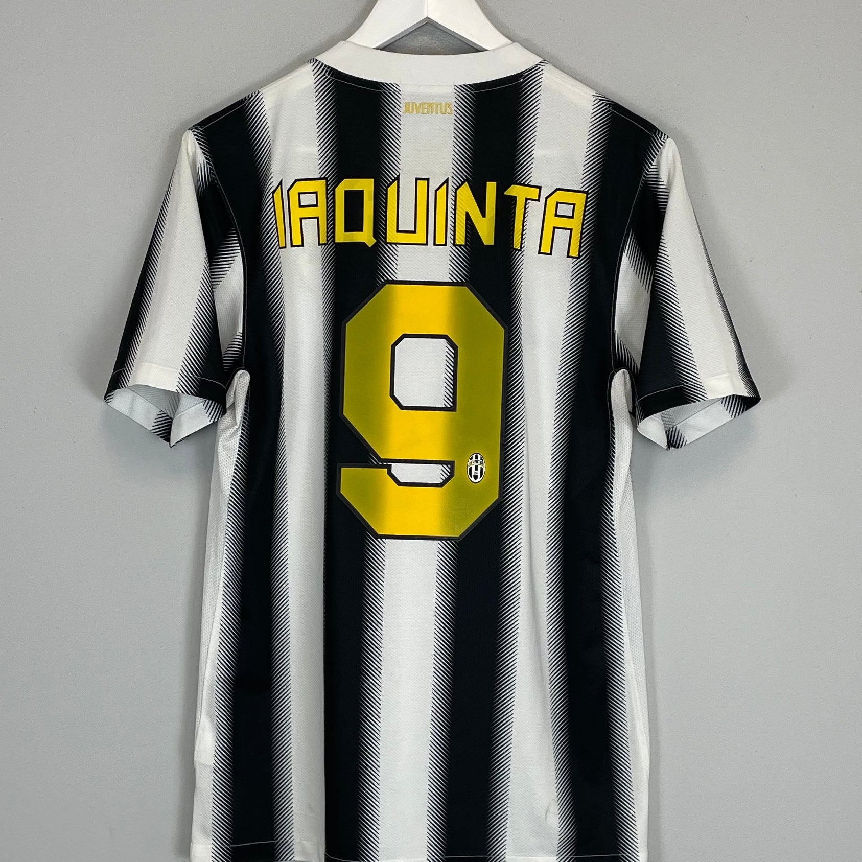 Shop 2011/12 JUVENTUS IAQUINTA #9 HOME SHIRT (S) NIKE, classic football shirts, vintage football shirts & retro soccer jerseys at Cult Kits