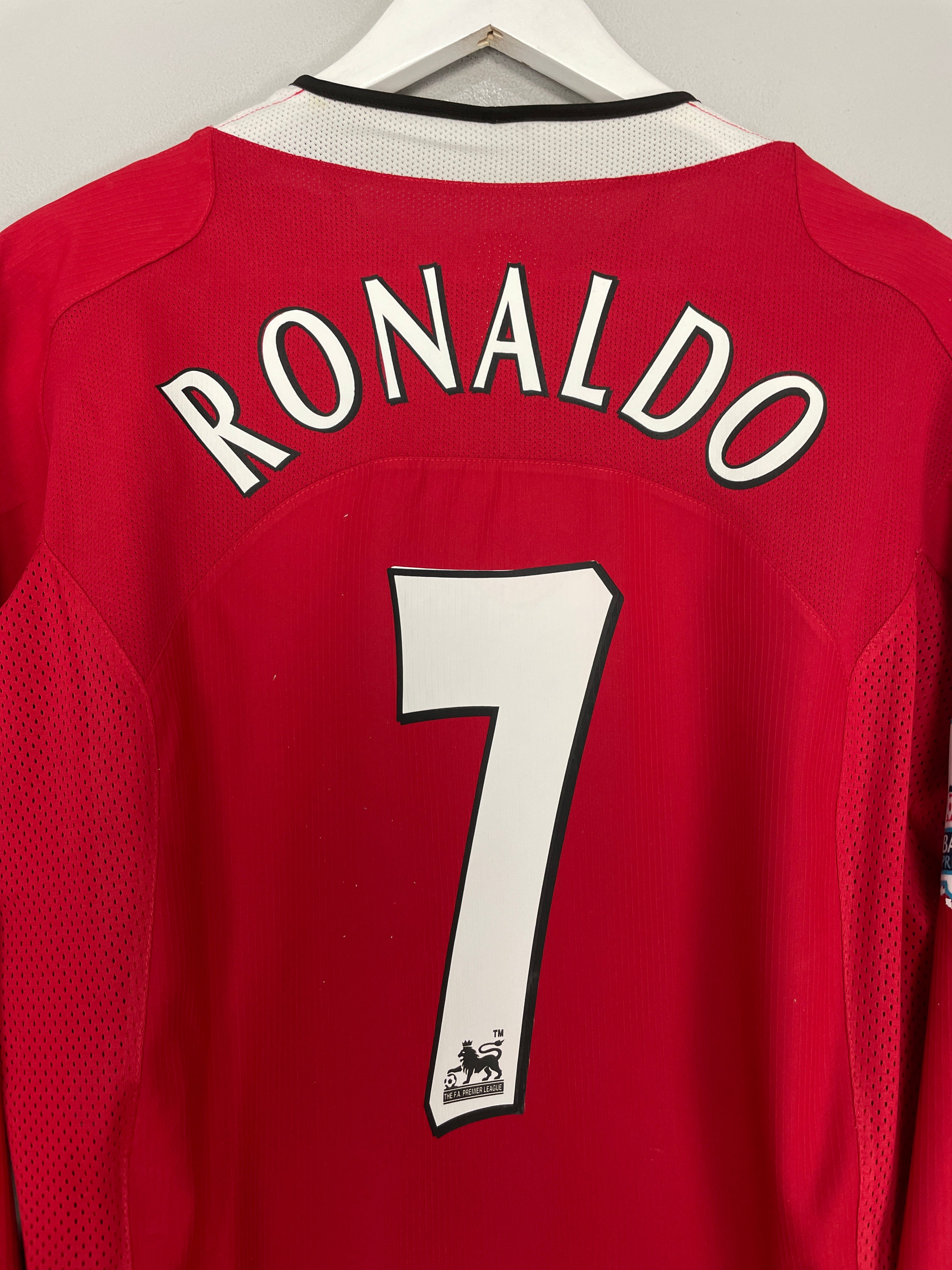 Shop 2004/06 MANCHESTER UNITED RONALDO #7 L/S HOME SHIRT (L) NIKE, classic football shirts, vintage football shirts & retro soccer jerseys at Cult Kits