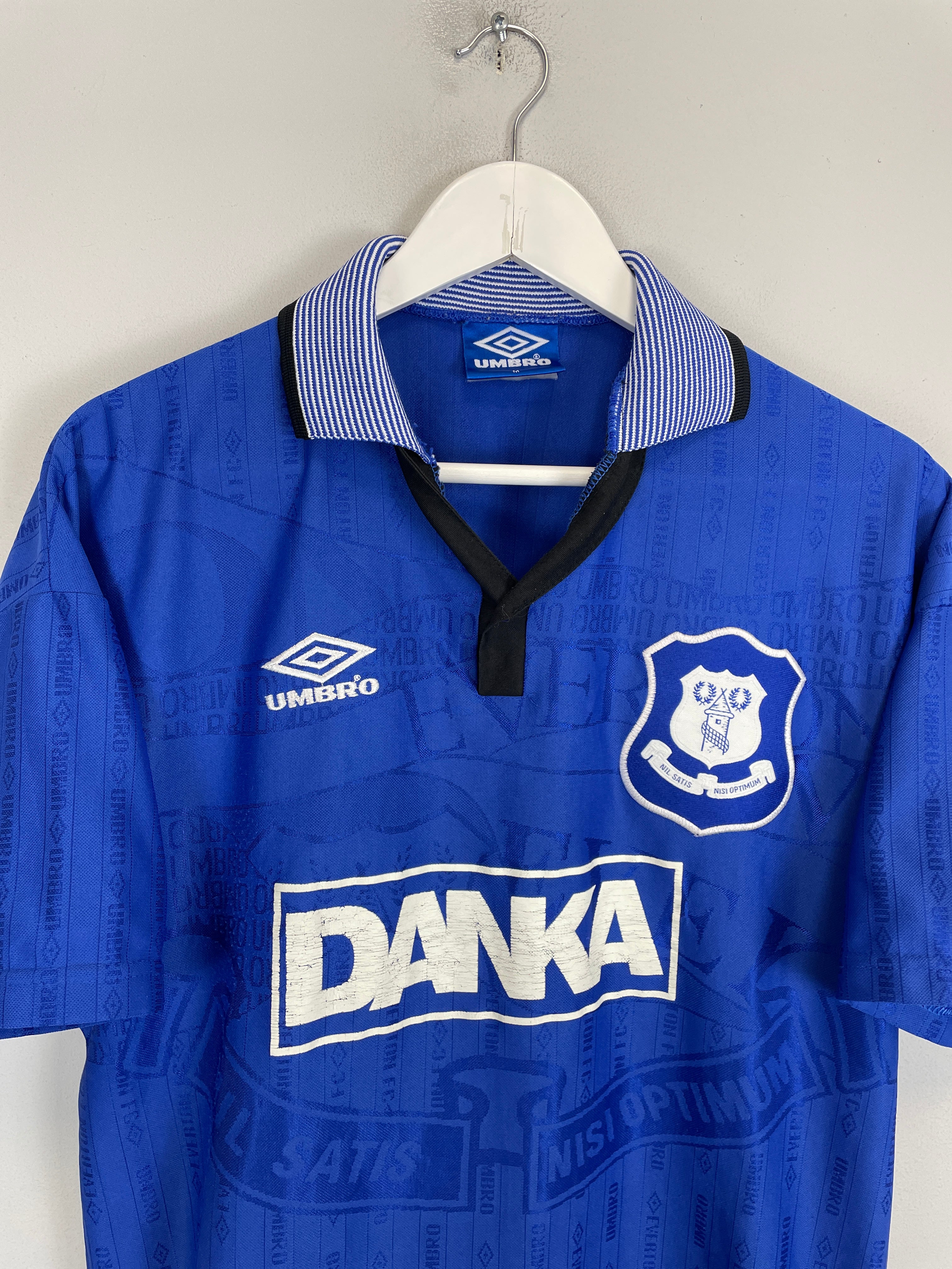 Shop 1995/97 EVERTON HOME SHIRT (M) UMBRO, classic football shirts, vintage football shirts & retro soccer jerseys at Cult Kits