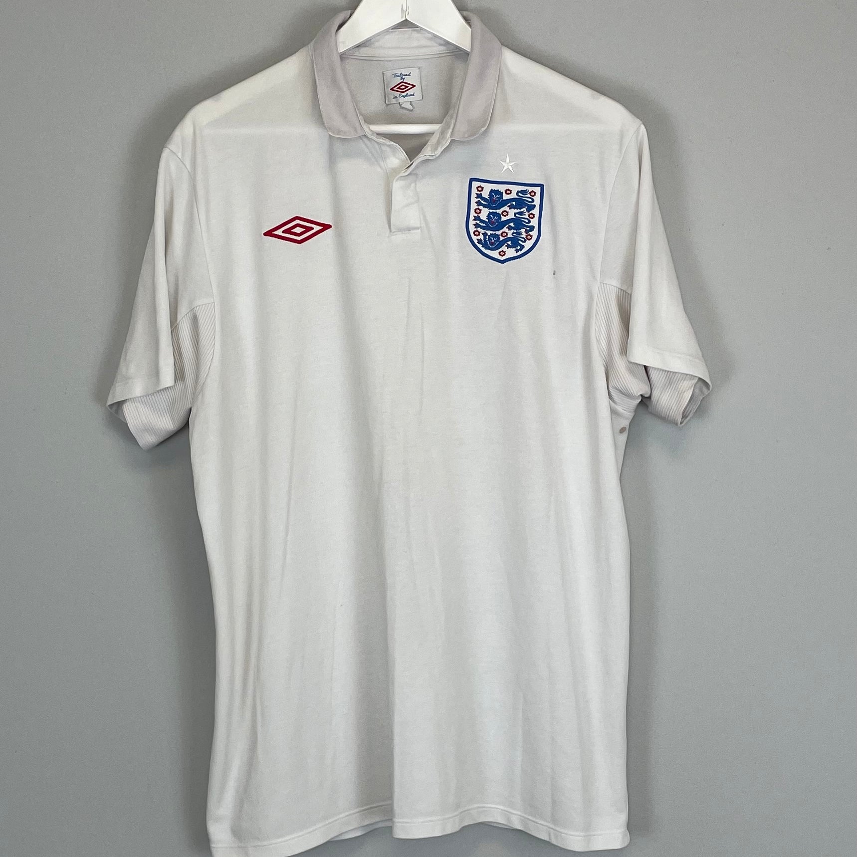 Shop 2009/10 ENGLAND HOME SHIRT (XL) UMBRO, classic football shirts, vintage football shirts & retro soccer jerseys at Cult Kits