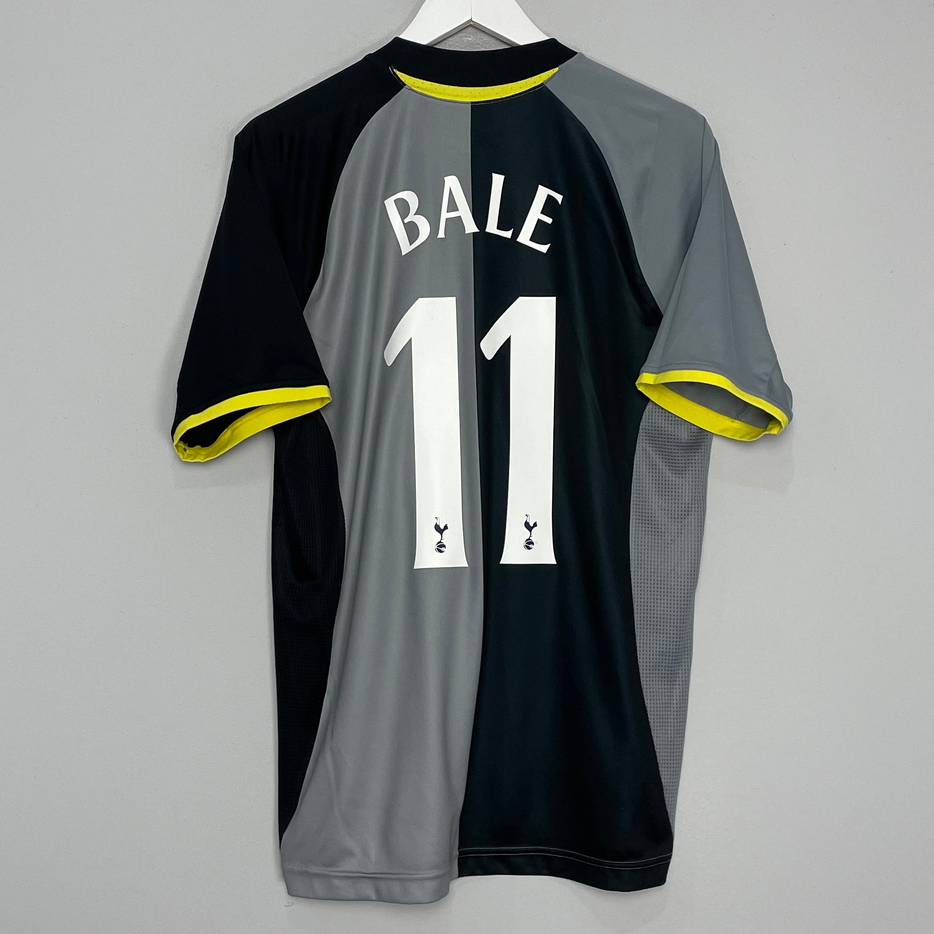 Shop 2012/13 TOTTENHAM BALE #11 THIRD SHIRT (L) UNDER ARMOUR, classic football shirts, vintage football shirts & retro soccer jerseys at Cult Kits