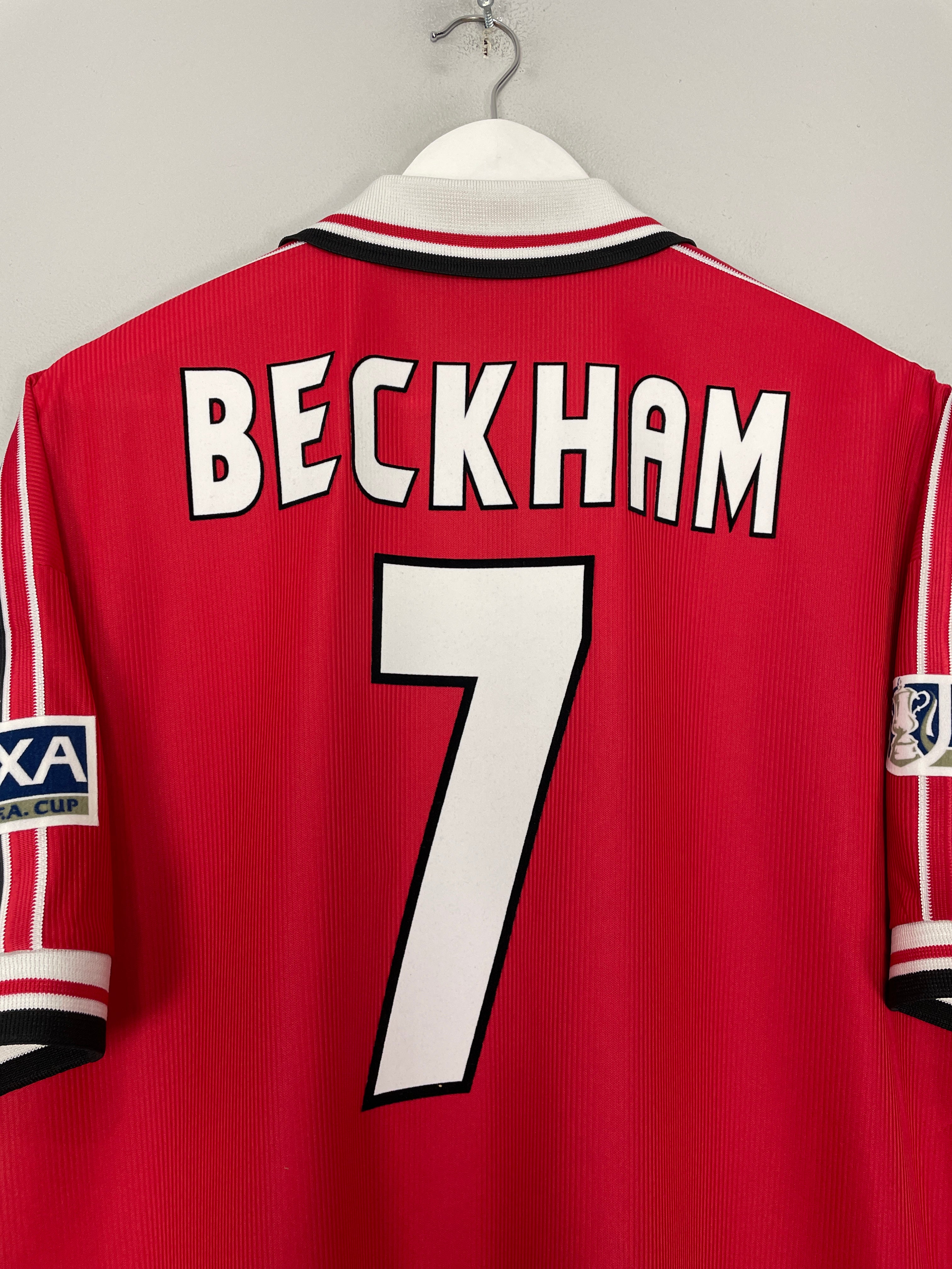 Shop 1998/00 MANCHESTER UNITED BECKHAM #7 *FA CUP* HOME SHIRT (XL) UMBRO, classic football shirts, vintage football shirts & retro soccer jerseys at Cult Kits