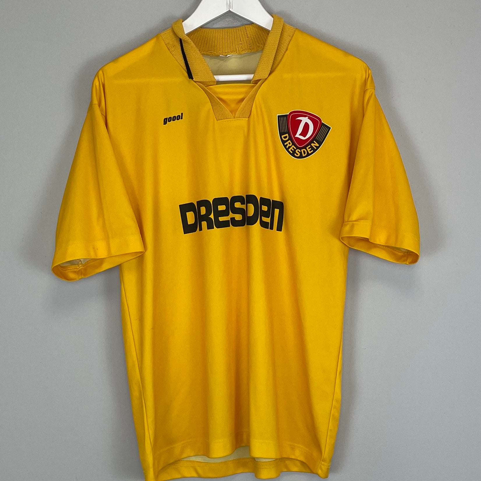 Shop 2004/05 DYNAMO DRESDEN HOME SHIRT (L) GOOOL, classic football shirts, vintage football shirts & retro soccer jerseys at Cult Kits