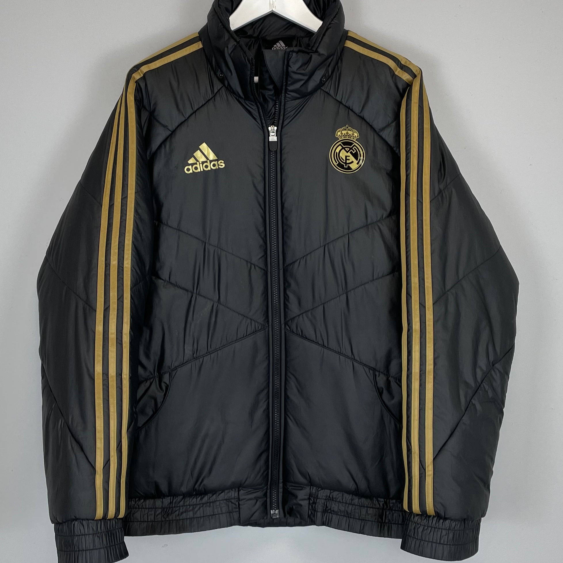 Shop 2019/20 REAL MADRID PADDED JACKET (M) ADIDAS, classic football shirts, vintage football shirts & retro soccer jerseys at Cult Kits